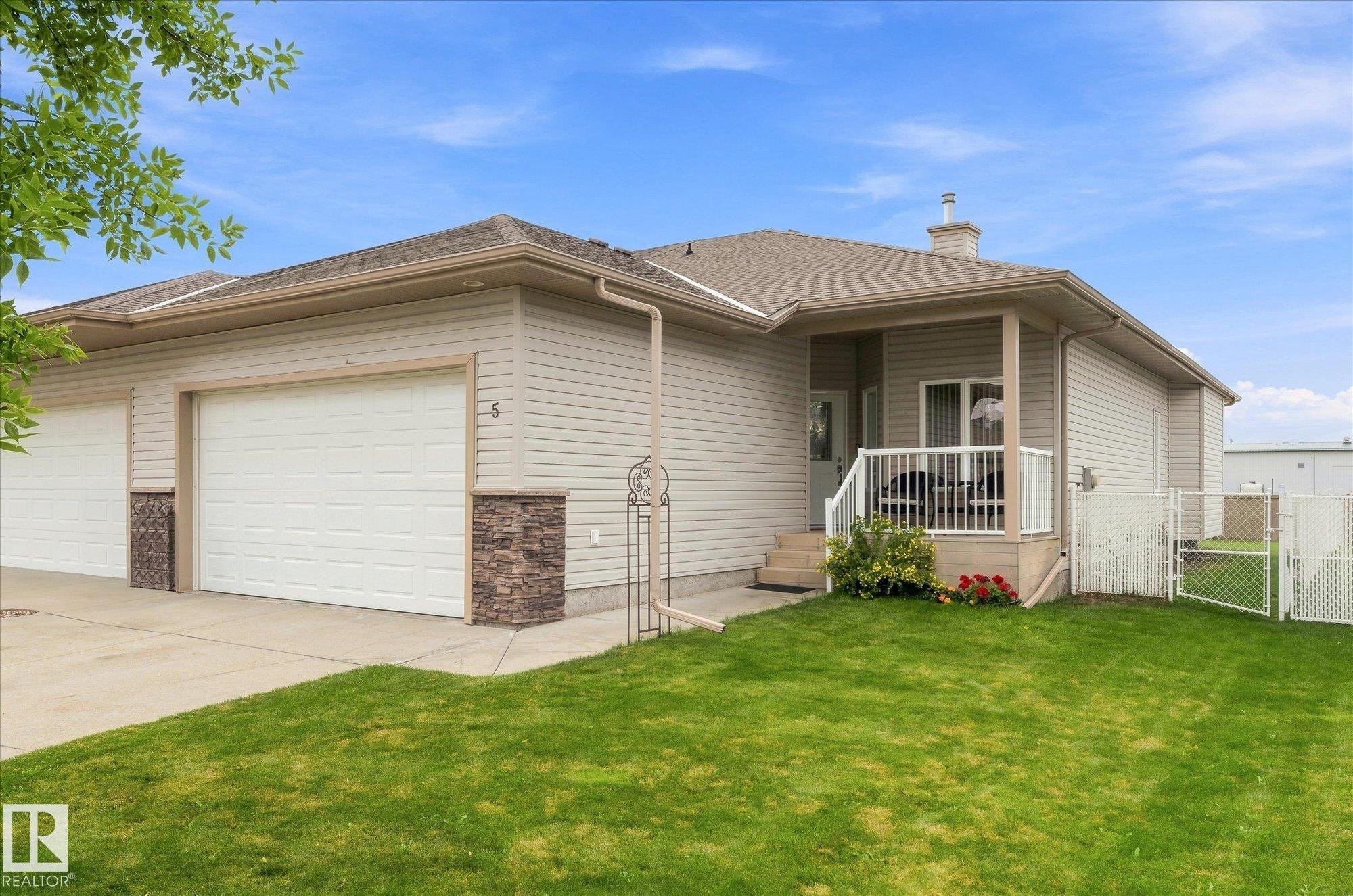 5 FOLKSTONE Place, E4507887, Alberta,