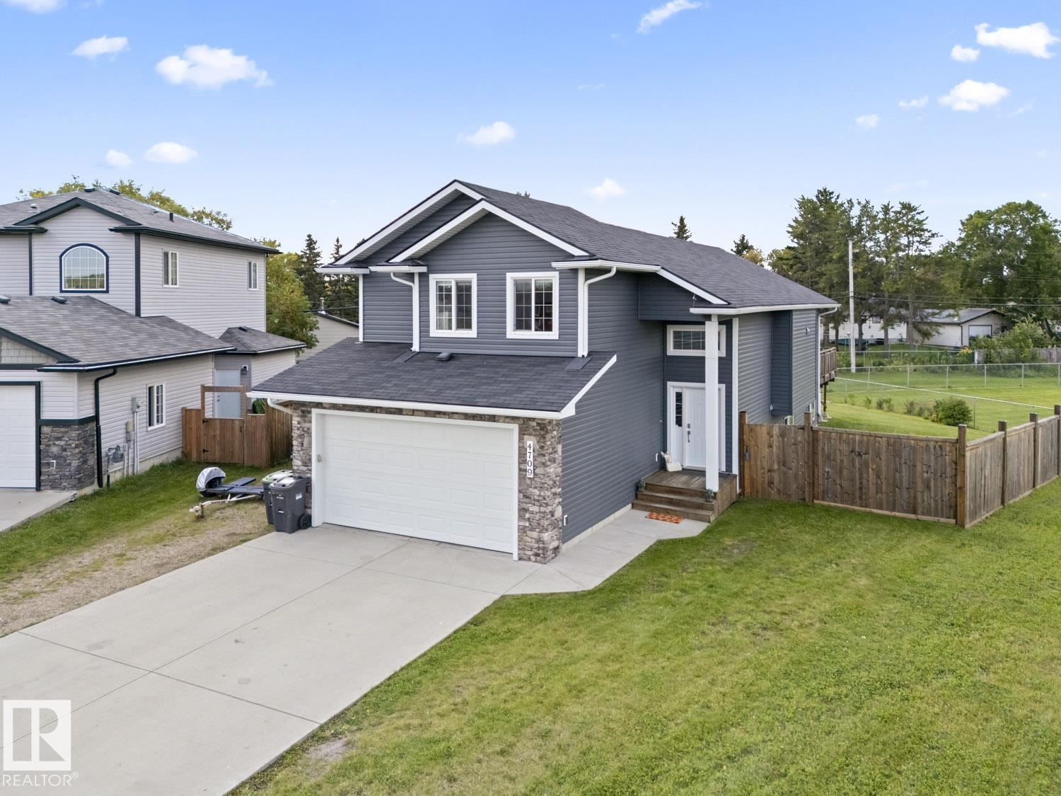 4709 Tilgate Court, E4507954, Alberta,