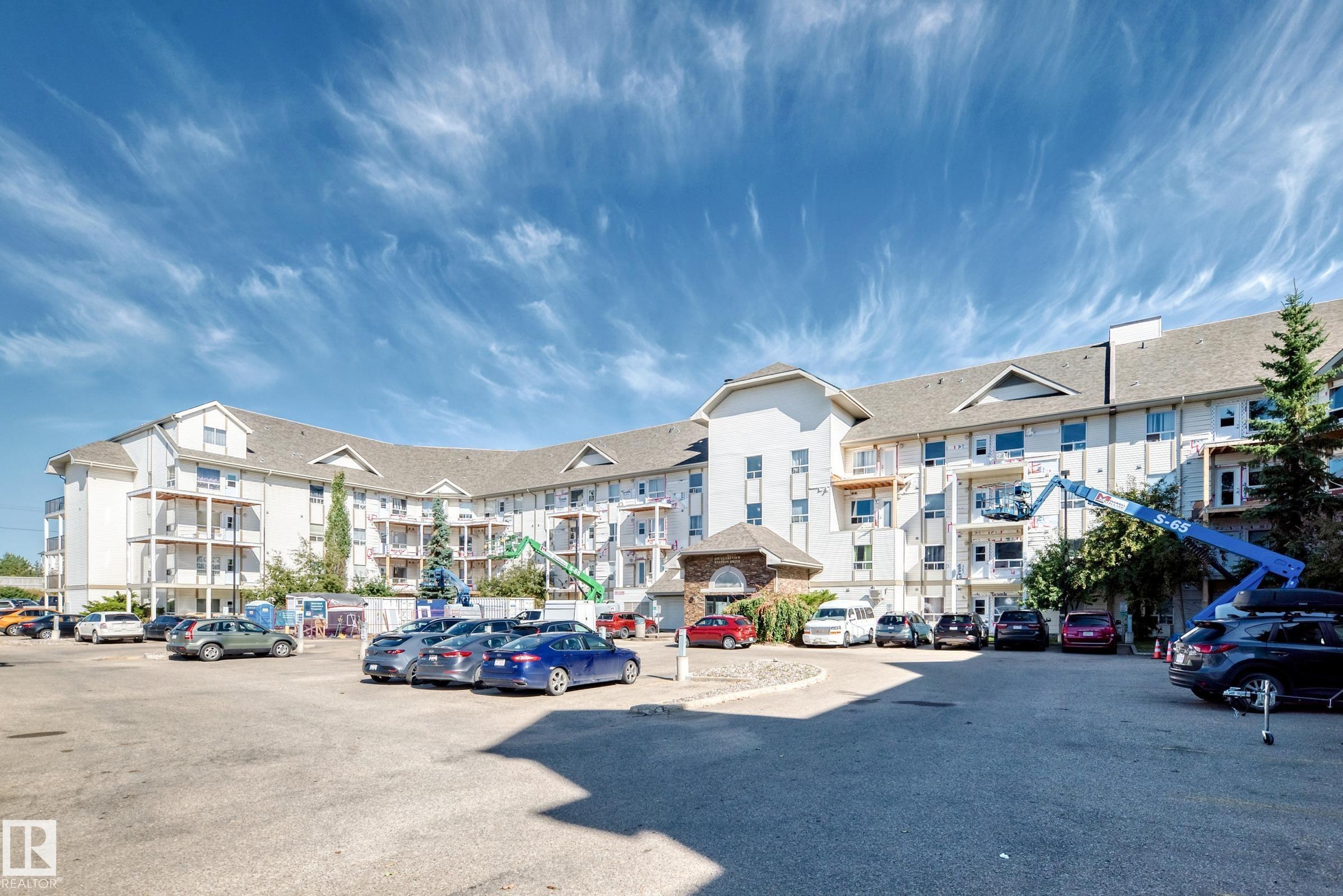 1303 330 CLAREVIEW STATION Drive, E4508552, Alberta,