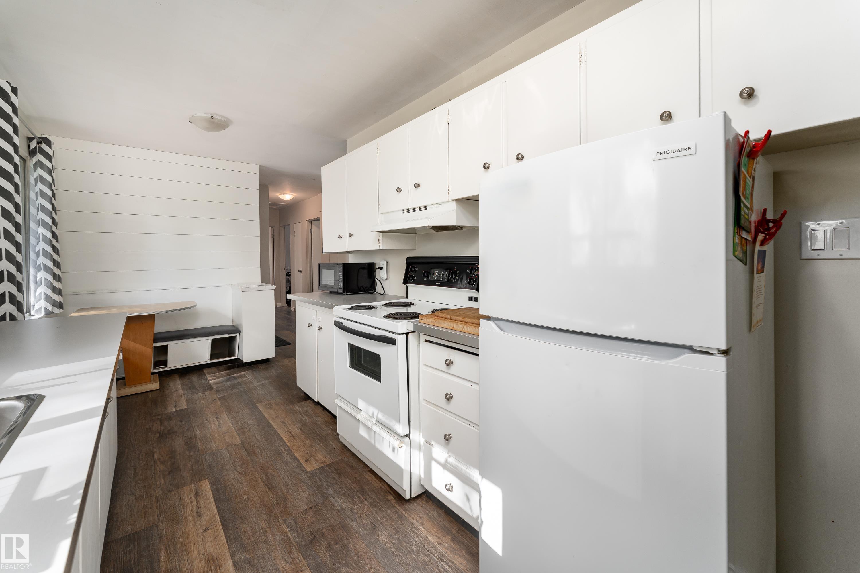 Fourth View of 993 Cedar Street, Sherwood Heights, Sherwood Park, Alberta, T8A 2E8