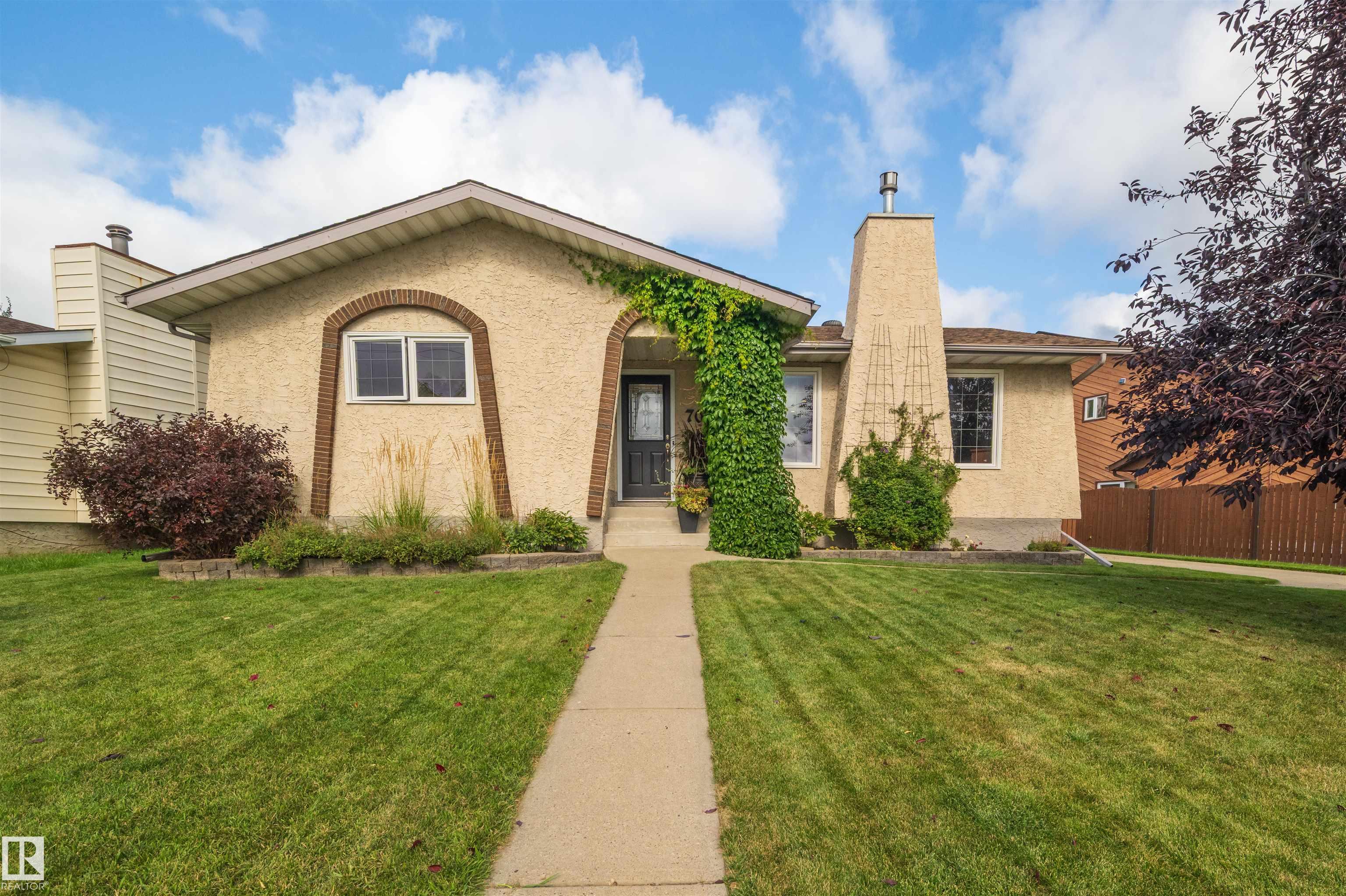 704 WARWICK Road, E4508955, Alberta,