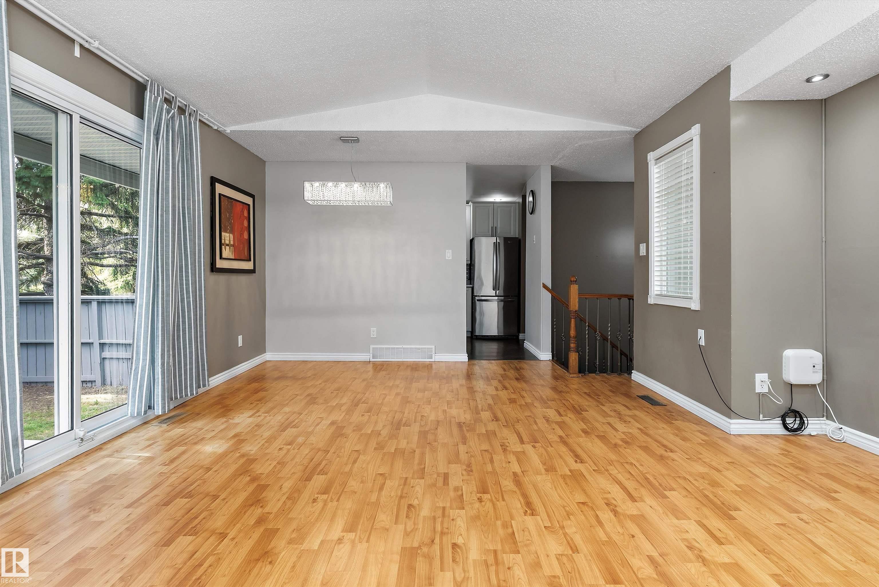Fourth View of 500 Willow Court, Lymburn, Edmonton, Alberta, T5T 2K7