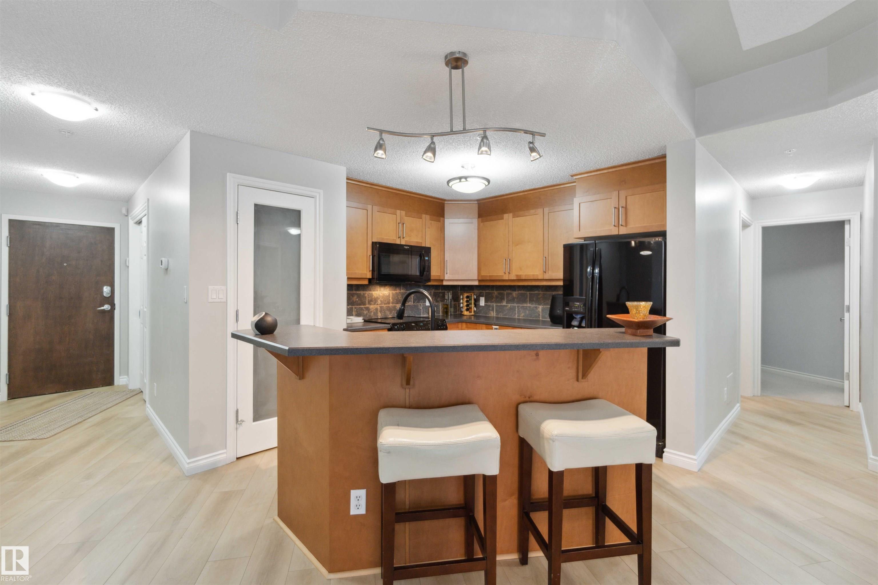 Third View of 402 9020 JASPER Avenue, Boyle Street, Edmonton, Alberta, T5H 3S8