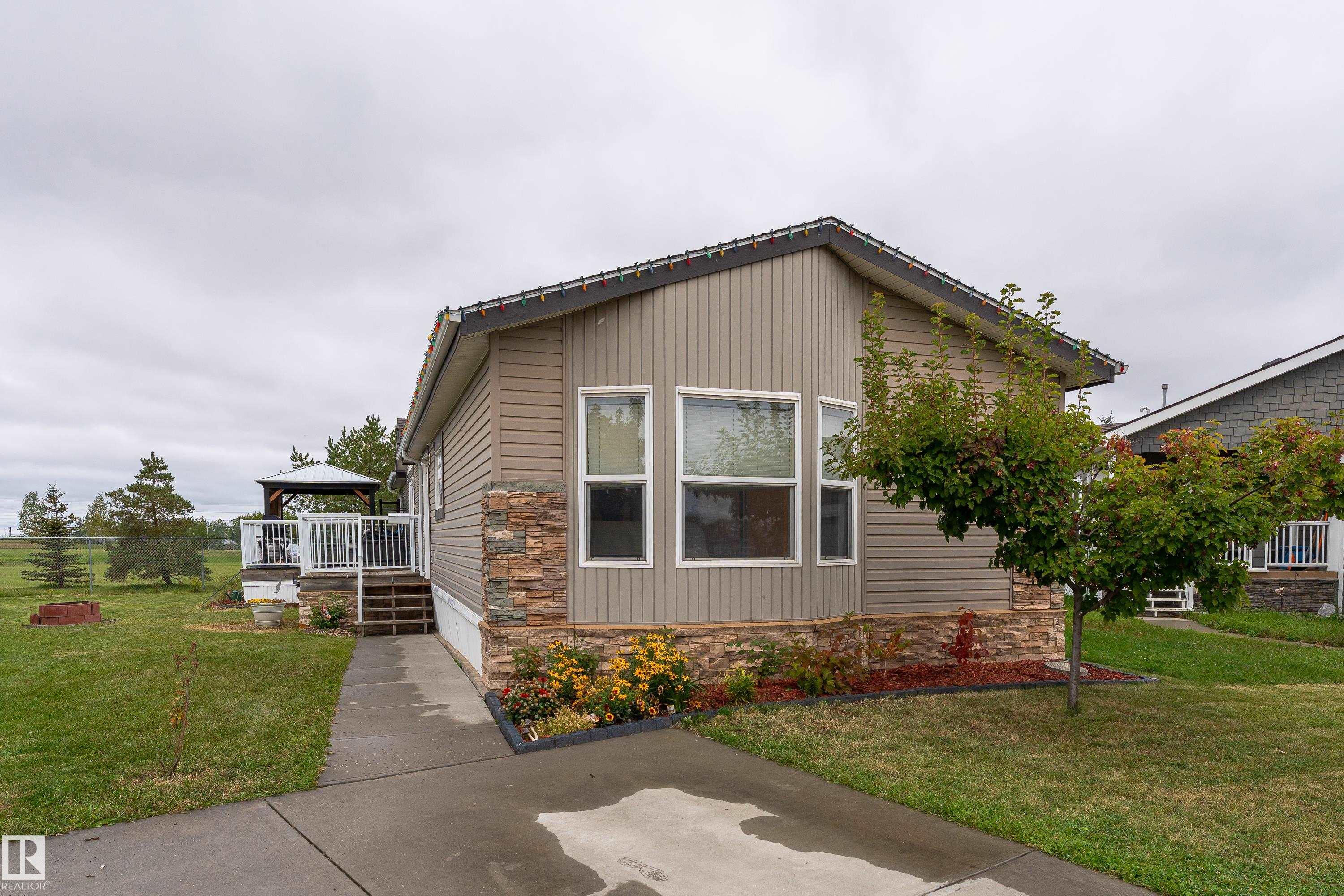 422 Oak Wood Crescent NW, E4509099, Alberta,
