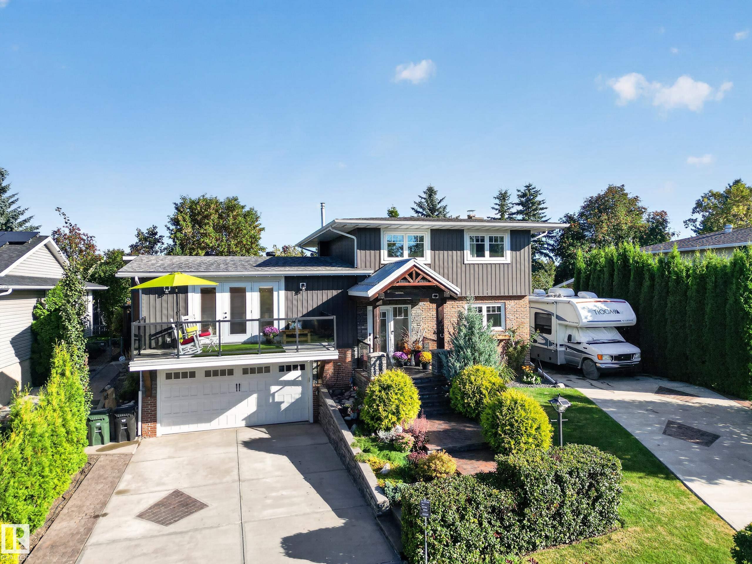 16 BRAESIDE Crescent, E4509222, Alberta,