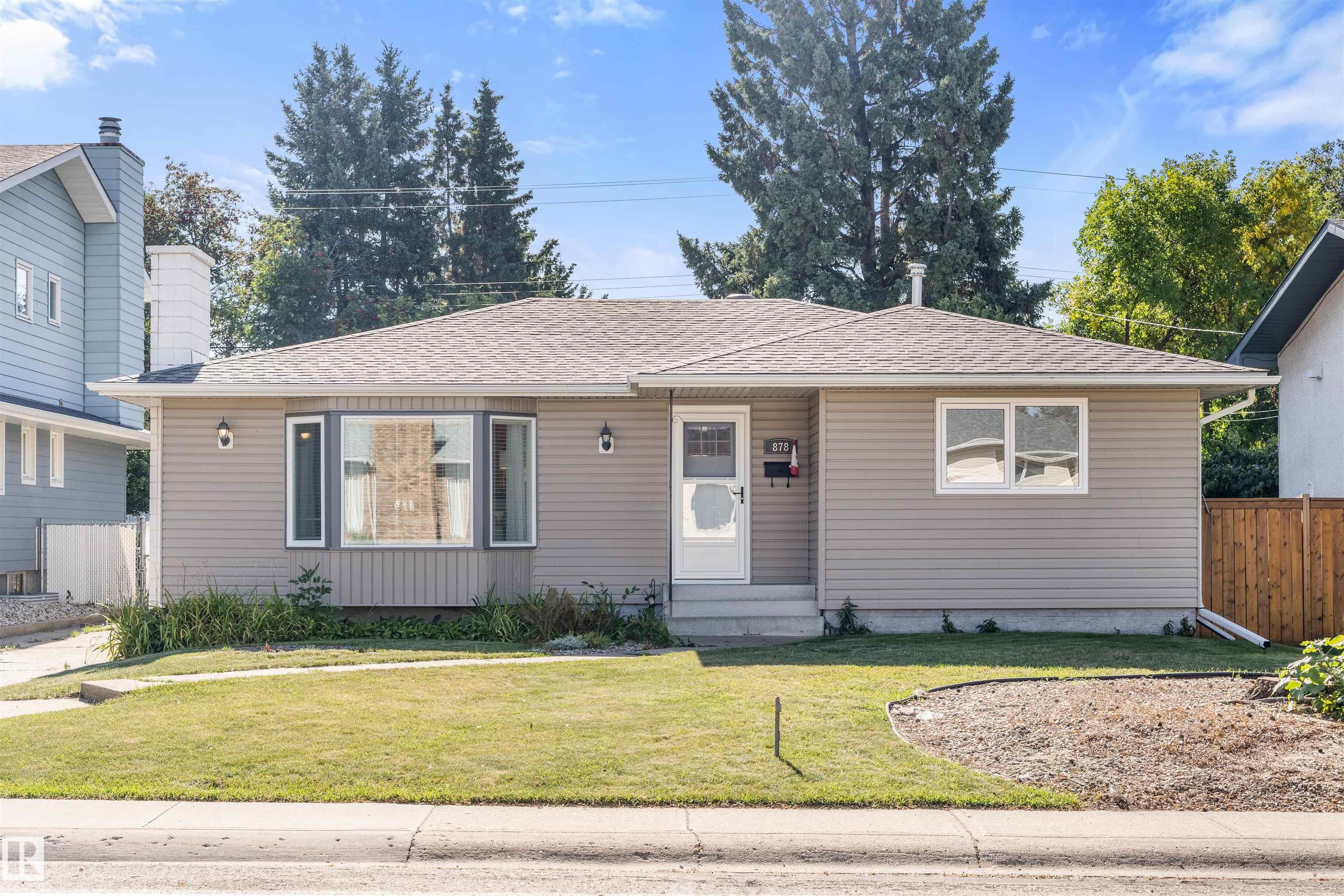 878 COTTONWOOD Avenue, E4509574, Alberta,
