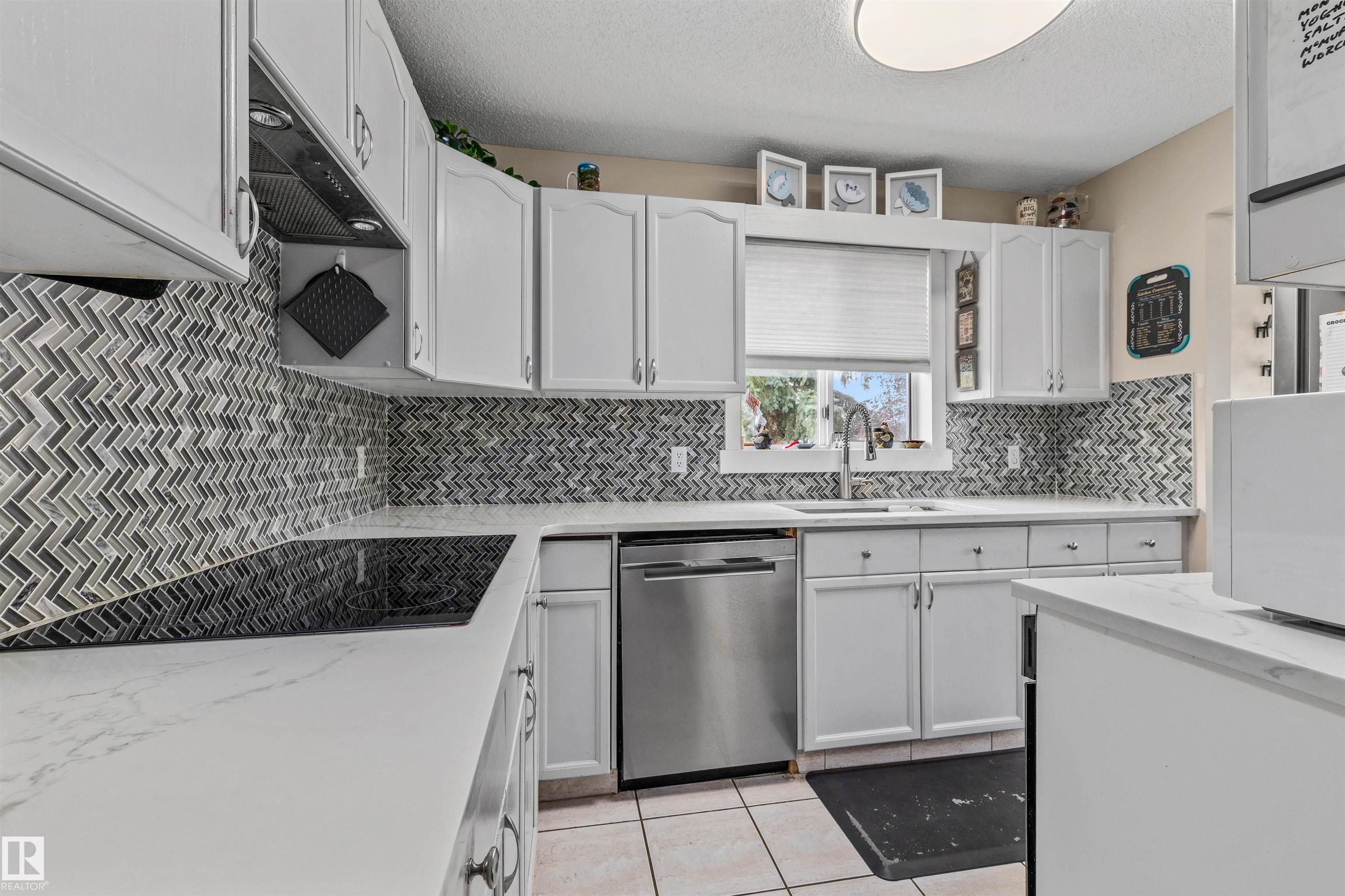 Fourth View of 63 501 YOUVILLE Drive E, Tawa, Edmonton, Alberta, T6L 6T8