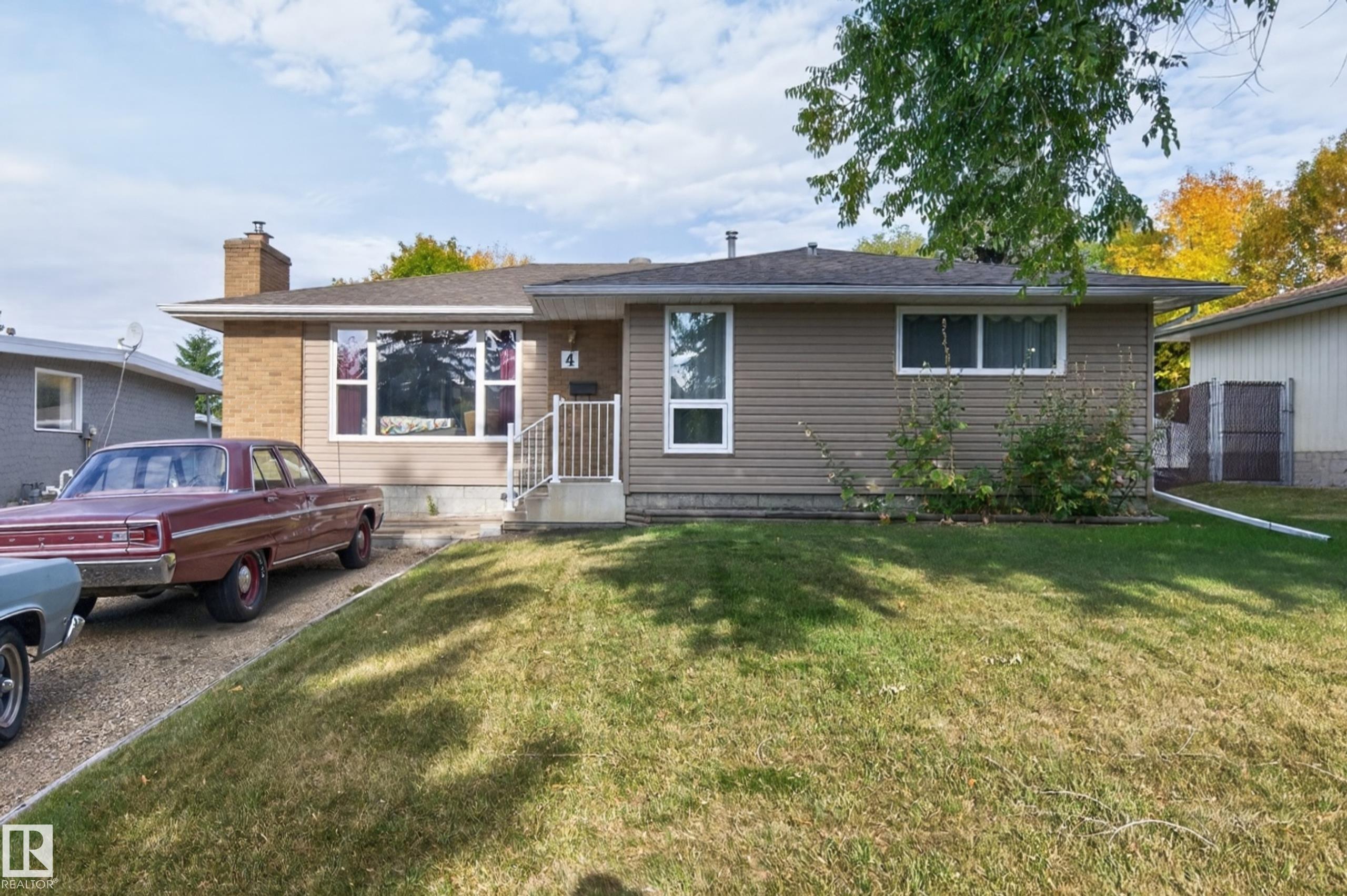 4 GREYSTONE Crescent, E4510579, Alberta,