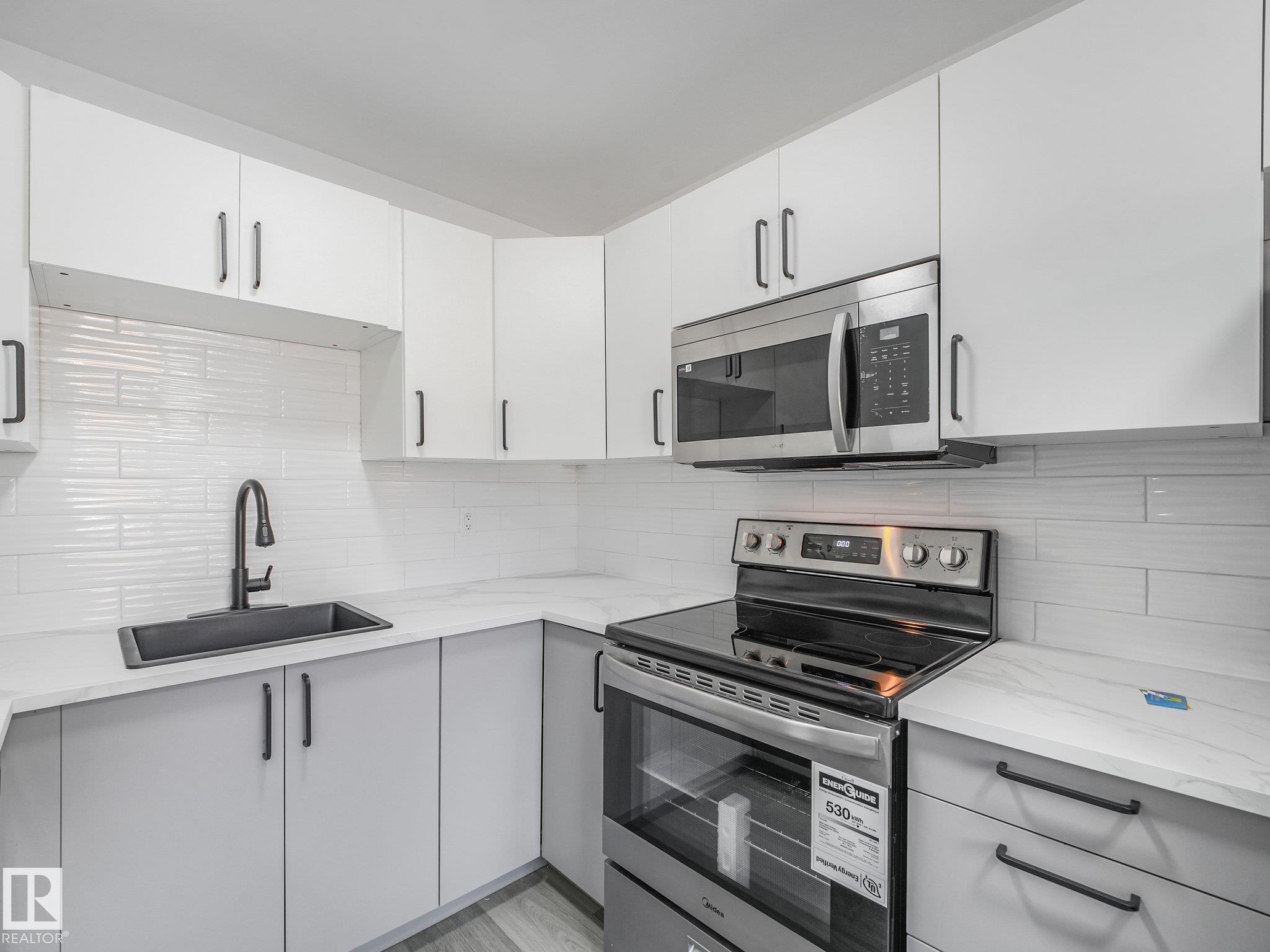 152 LONDONDERRY SQUARE Square, E4511243, Alberta,