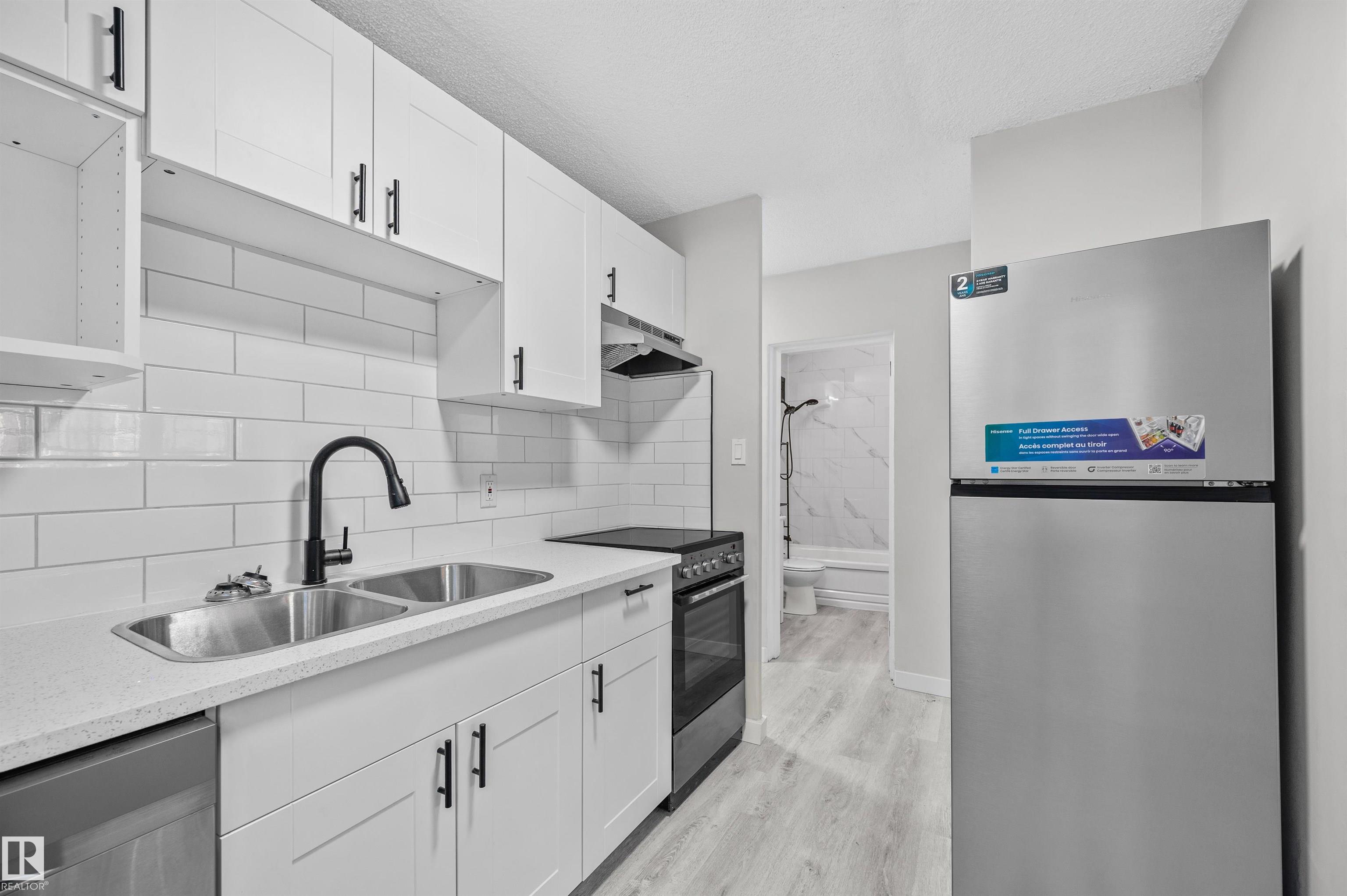Second View of 1 10045 154 Street, West Jasper Place, Edmonton, Alberta, T5P 2H1