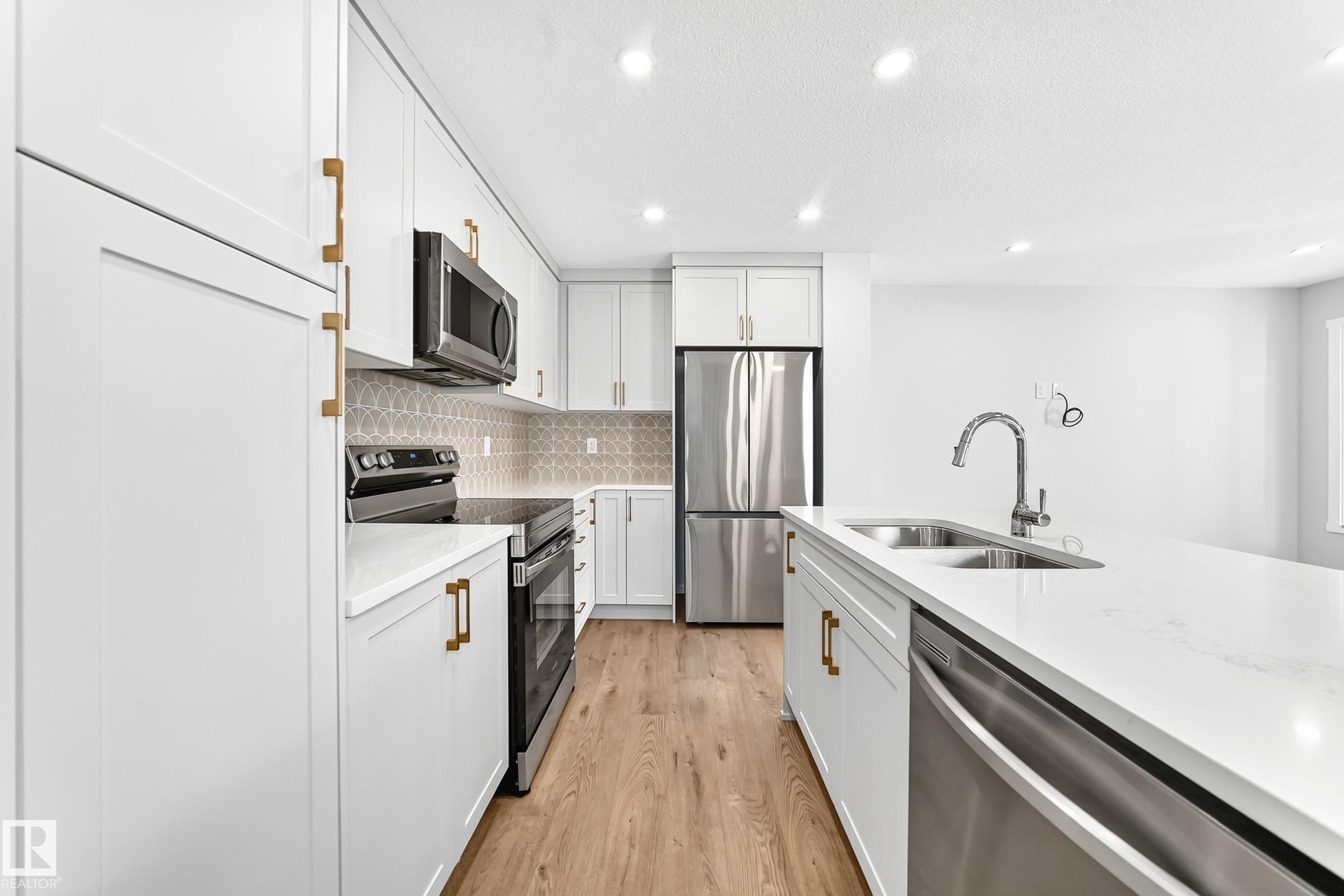 Third View of 1089 Hearthstone Boulevard, Hearthstone (Strathcona), Sherwood Park, Alberta, T8H 3B3