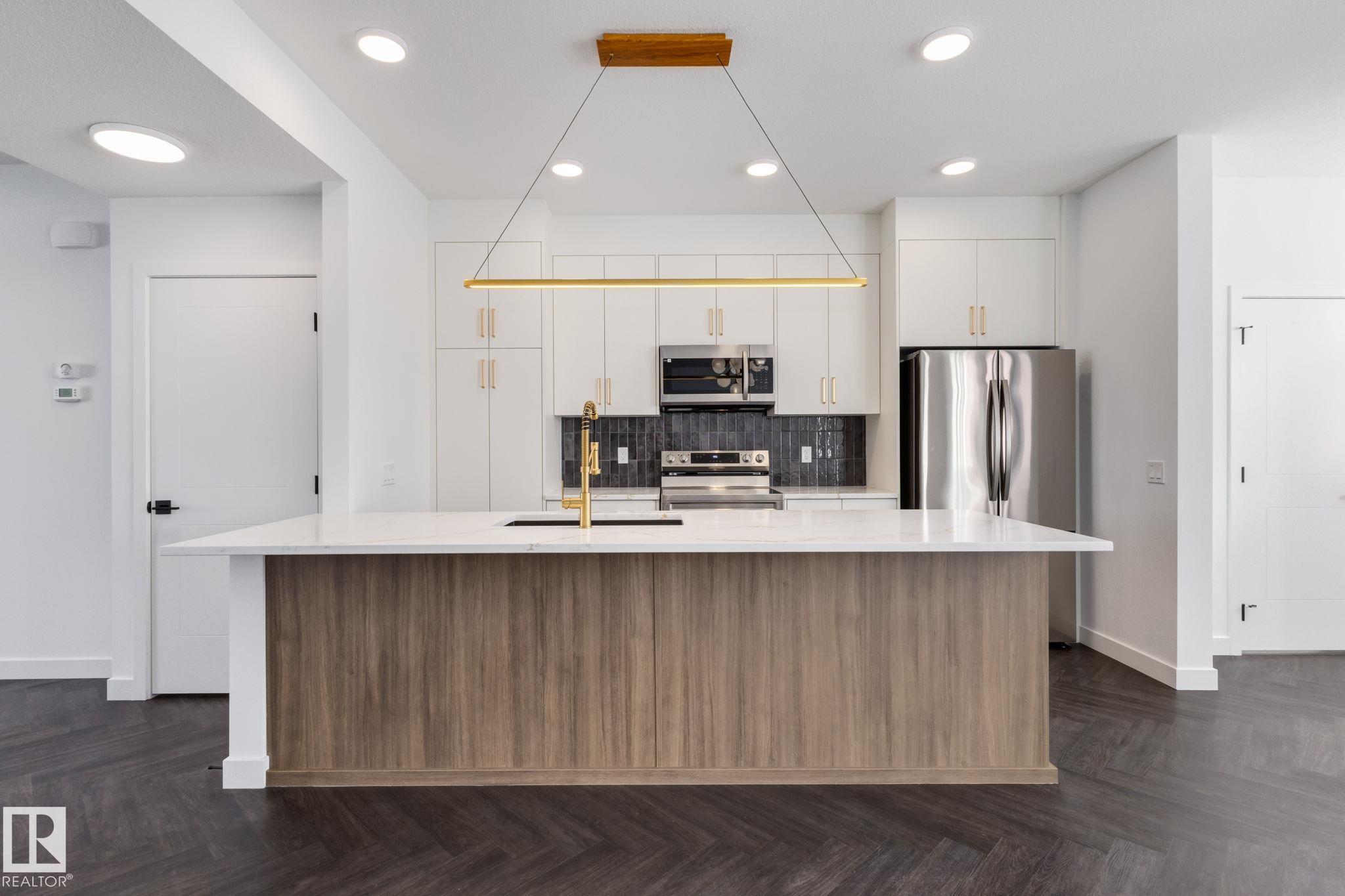 2203 CROSSBILL Link, E4511582, Alberta,