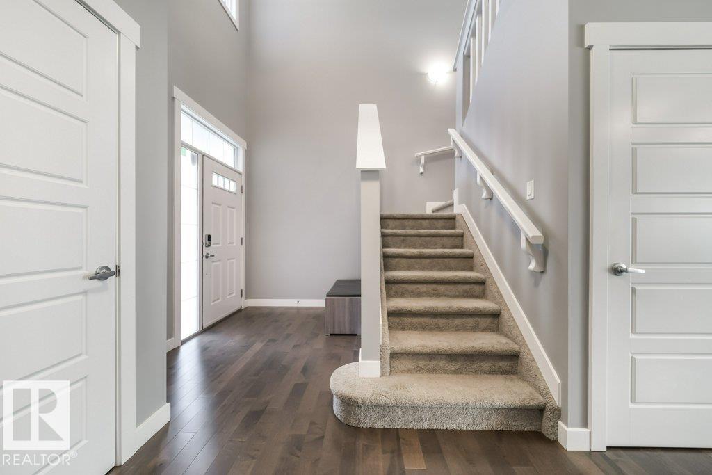 Fifth View of 3917 171A Avenue, Cy Becker, Edmonton, Alberta, T5Y 3R9