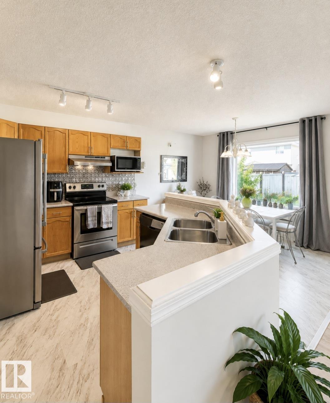 Fifth View of 3236 27 Avenue, Silver Berry, Edmonton, Alberta, T6T 1P8