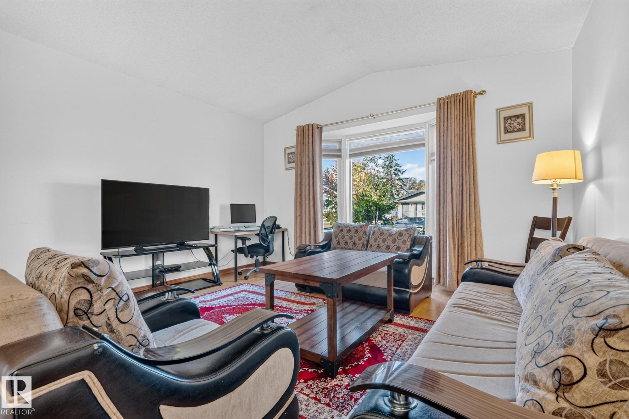 Third View of 11 HOWSON Crescent, Canon Ridge, Edmonton, Alberta, T5A 4T7