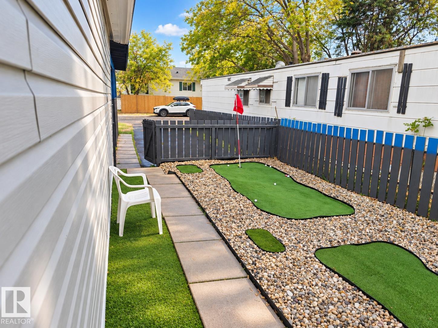 Second View of 177 West View CR NW, Westview Village, Edmonton, Alberta, T5S 1T1