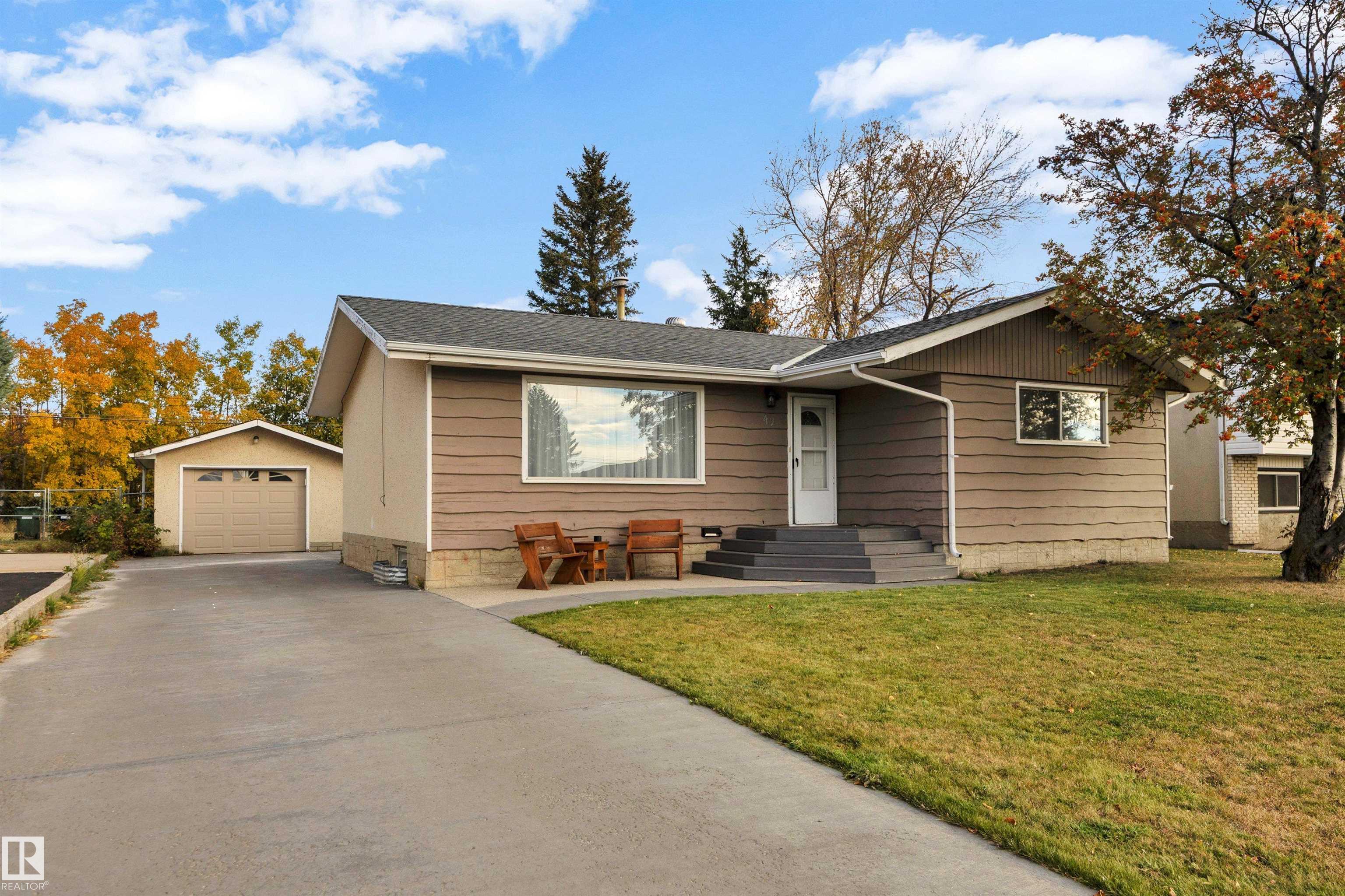 42 CAMELOT Avenue, E4511955, Alberta,