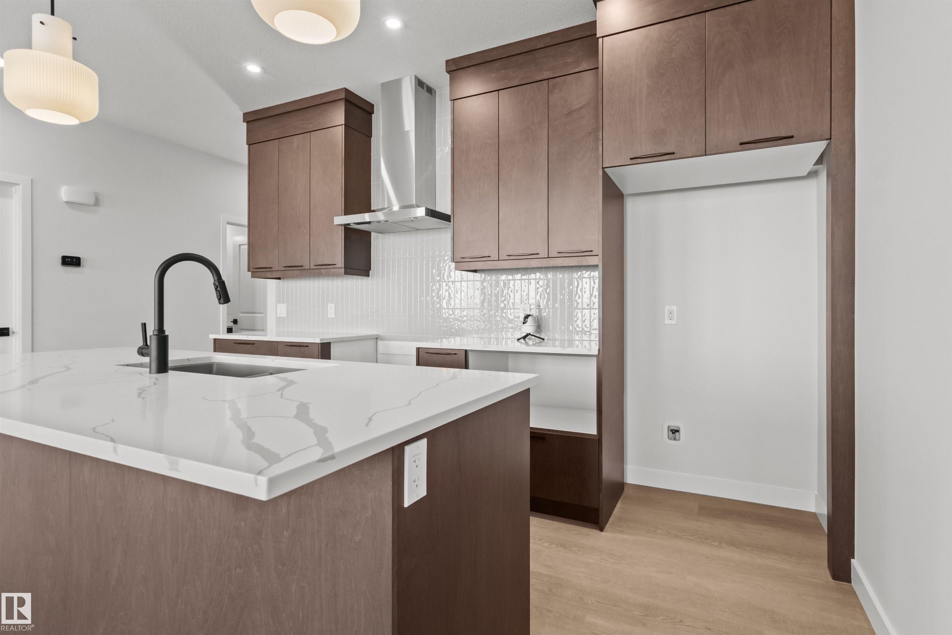 Fifth View of 3408 126 Street, Desrochers Area, Edmonton, Alberta, T6W 1R6
