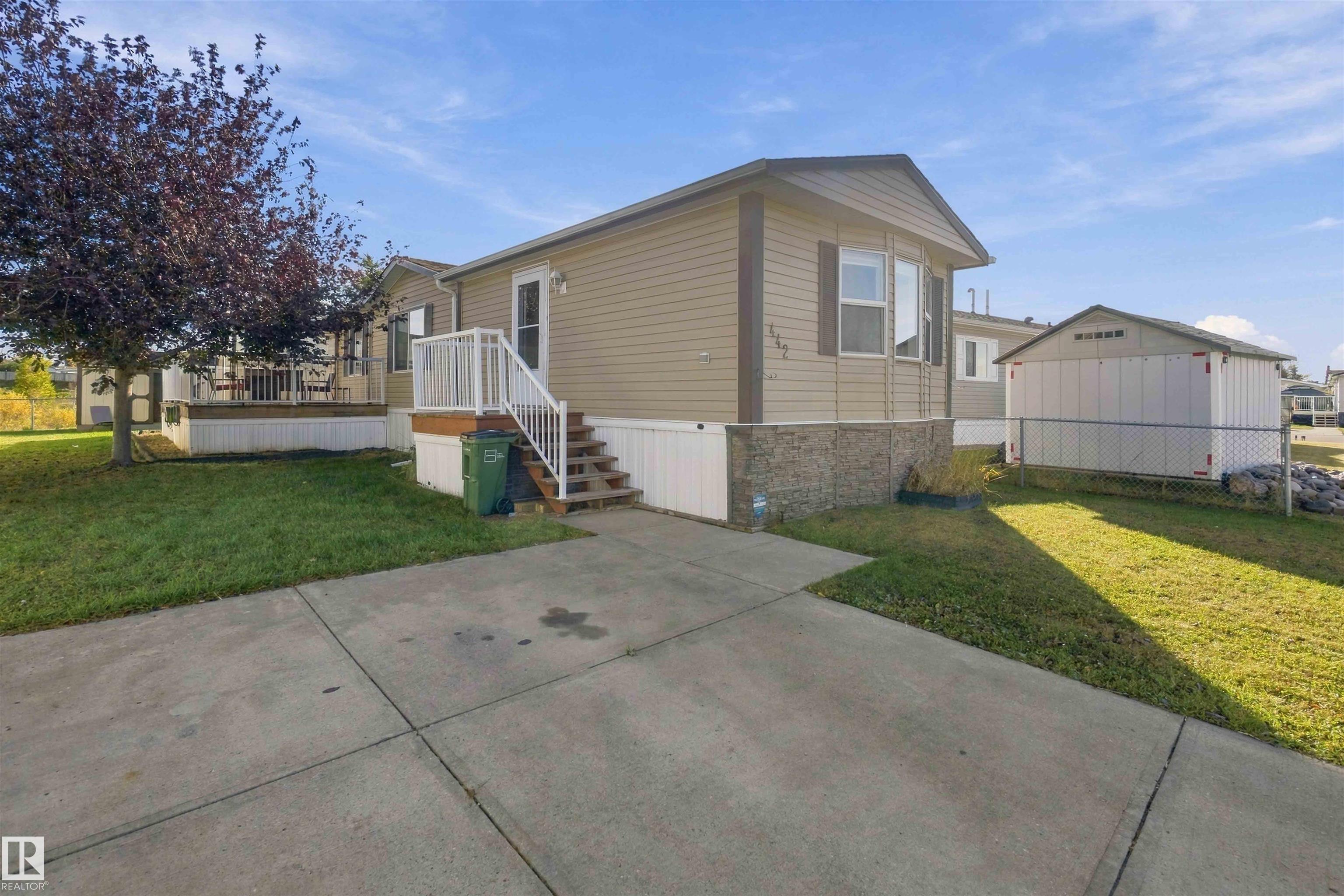 442 Oak Wood Crescent, E4512212, Alberta,