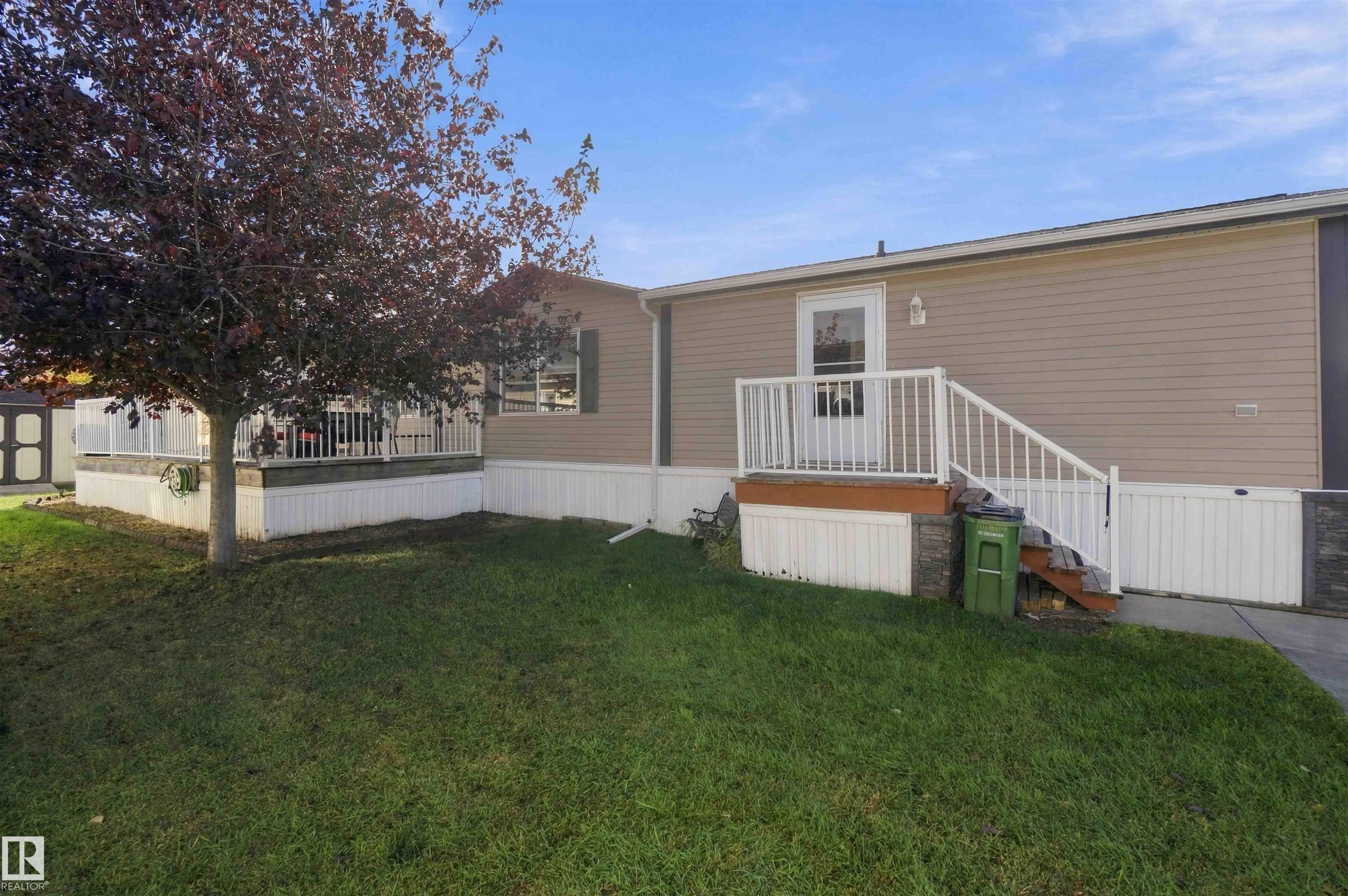 Second View of 442 Oak Wood Crescent, Maple Ridge (Edmonton), Edmonton, Alberta, T6P 0B2