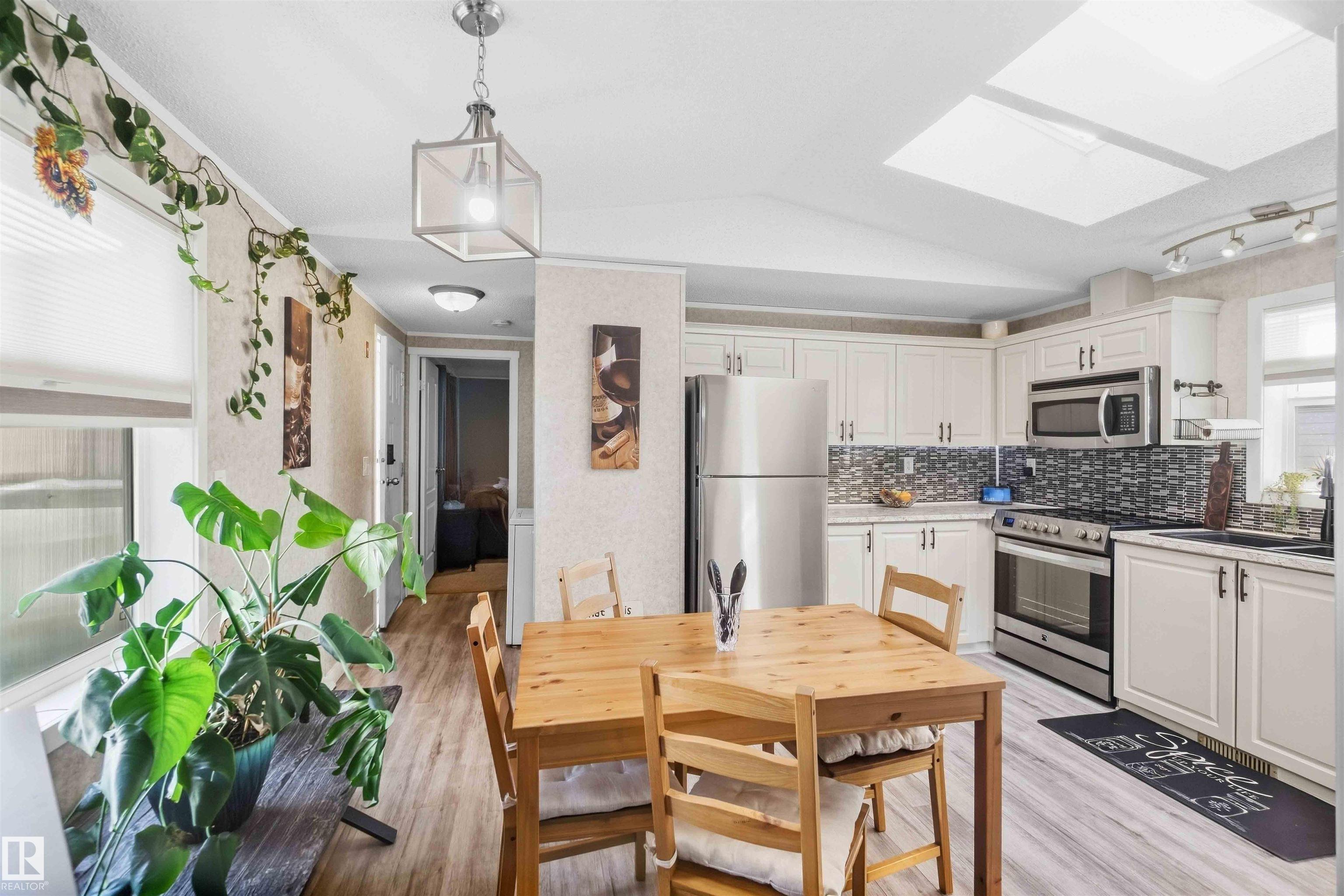 Fourth View of 442 Oak Wood Crescent, Maple Ridge (Edmonton), Edmonton, Alberta, T6P 0B2
