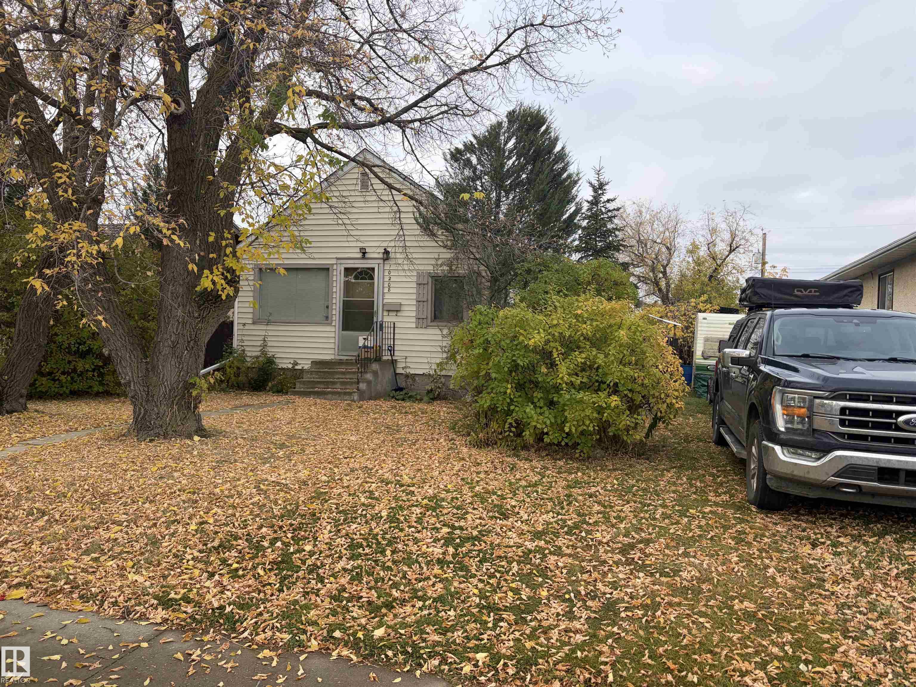 Main View of 10208 158 Street, Britannia Youngstown, Edmonton, Alberta, T5P 2Y2