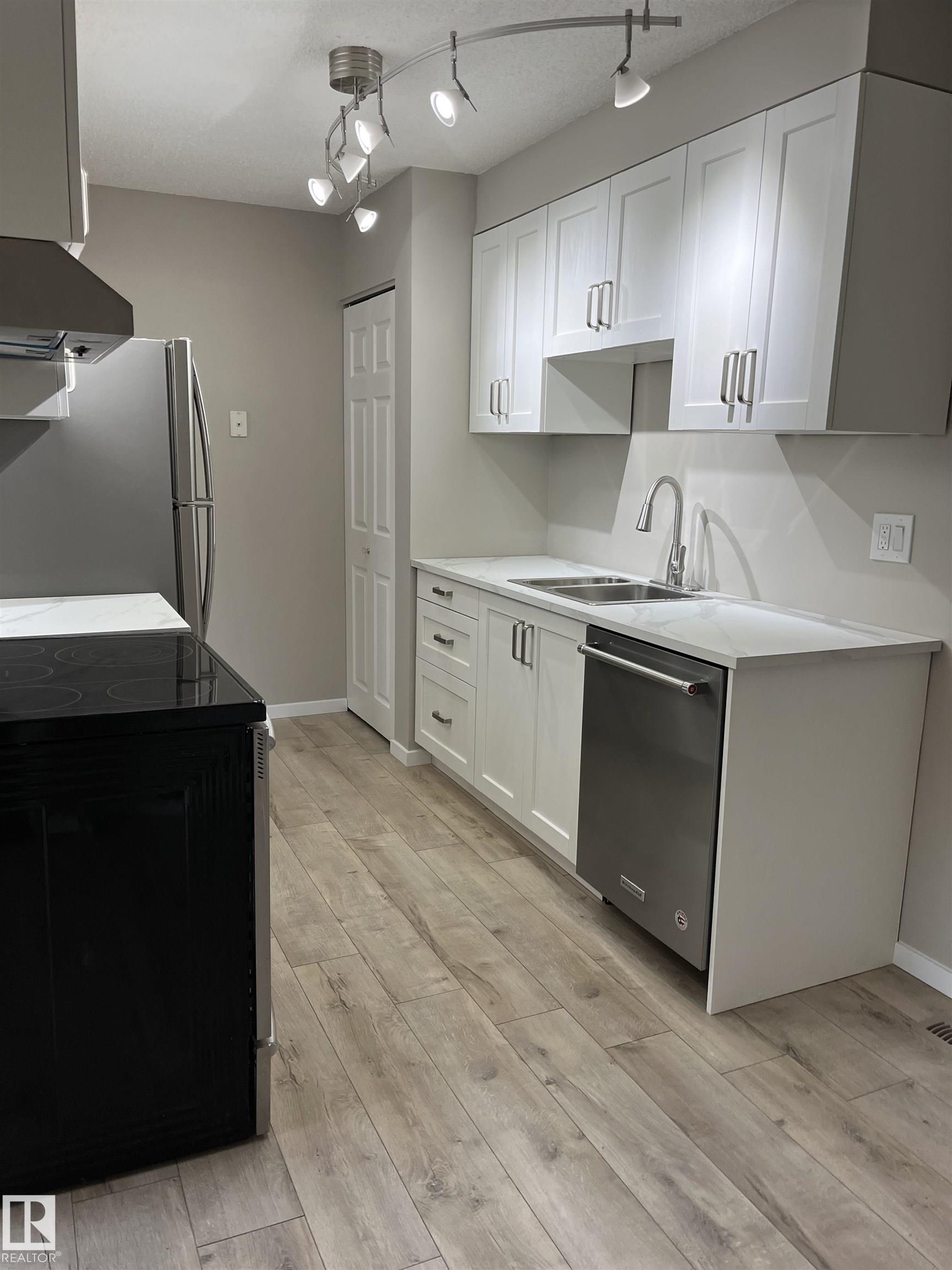 10 14130 80 Street NW, E4512351, Alberta,