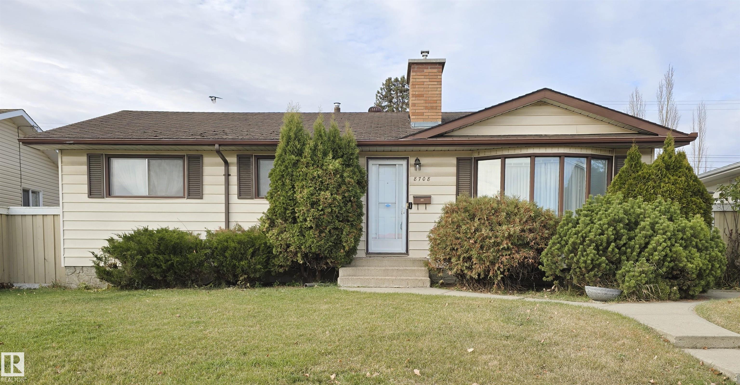 8708 MEADOWLARK Road, E4512732, Alberta,
