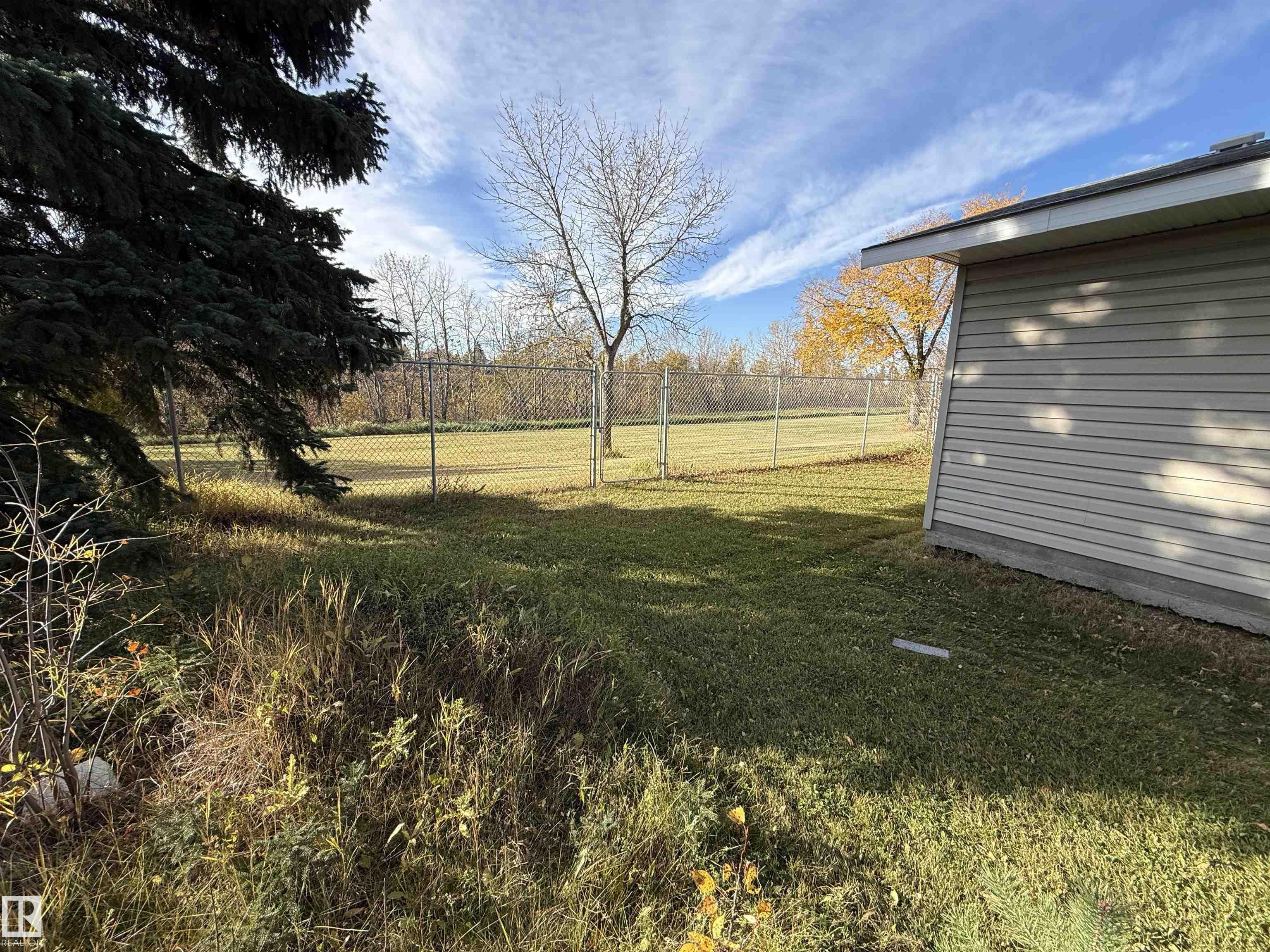 Fourth View of 176 HUMBERSTONE Road, Overlanders, Edmonton, Alberta, T5A 4C6