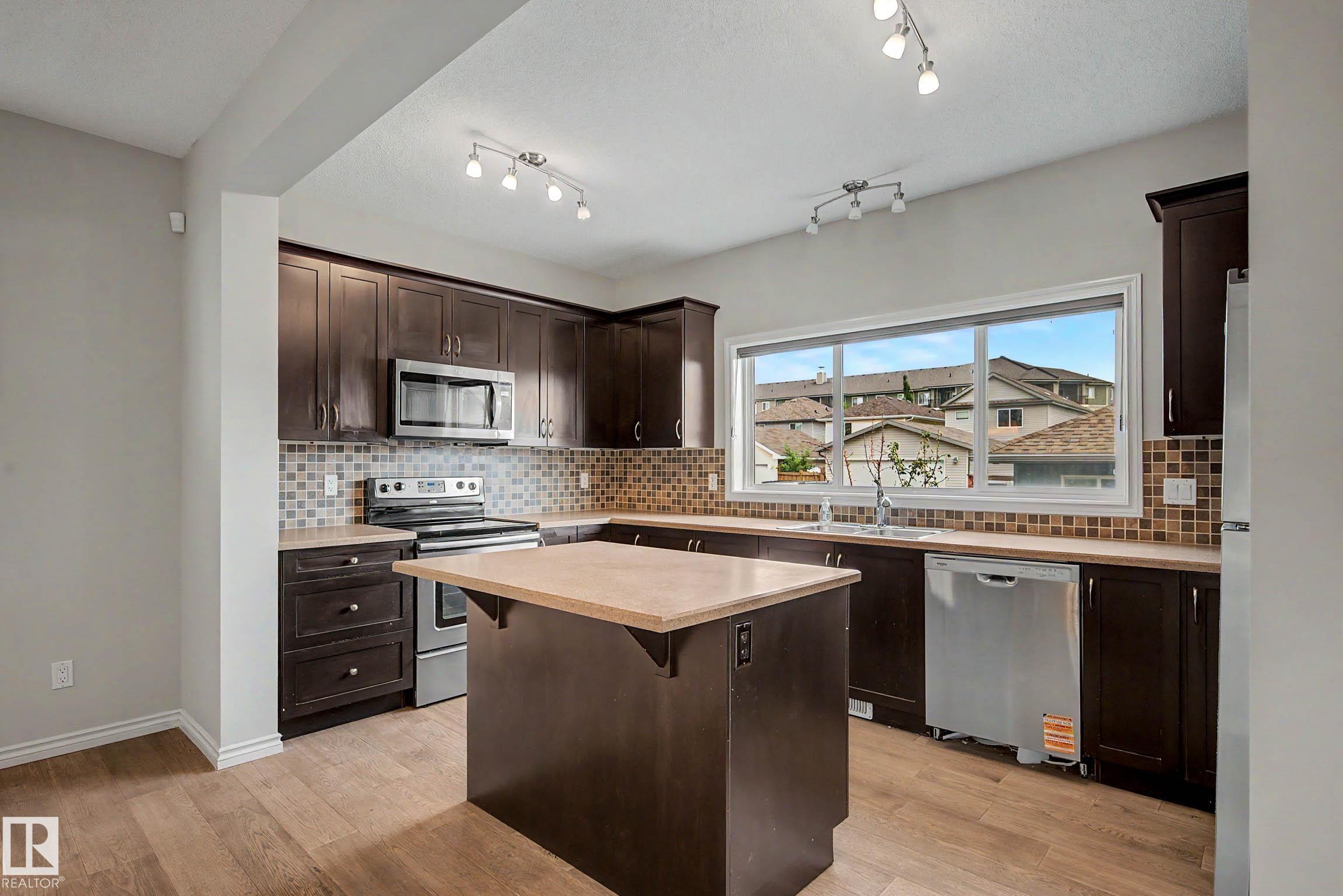 608 MCDONOUGH Link, E4513390, Alberta,