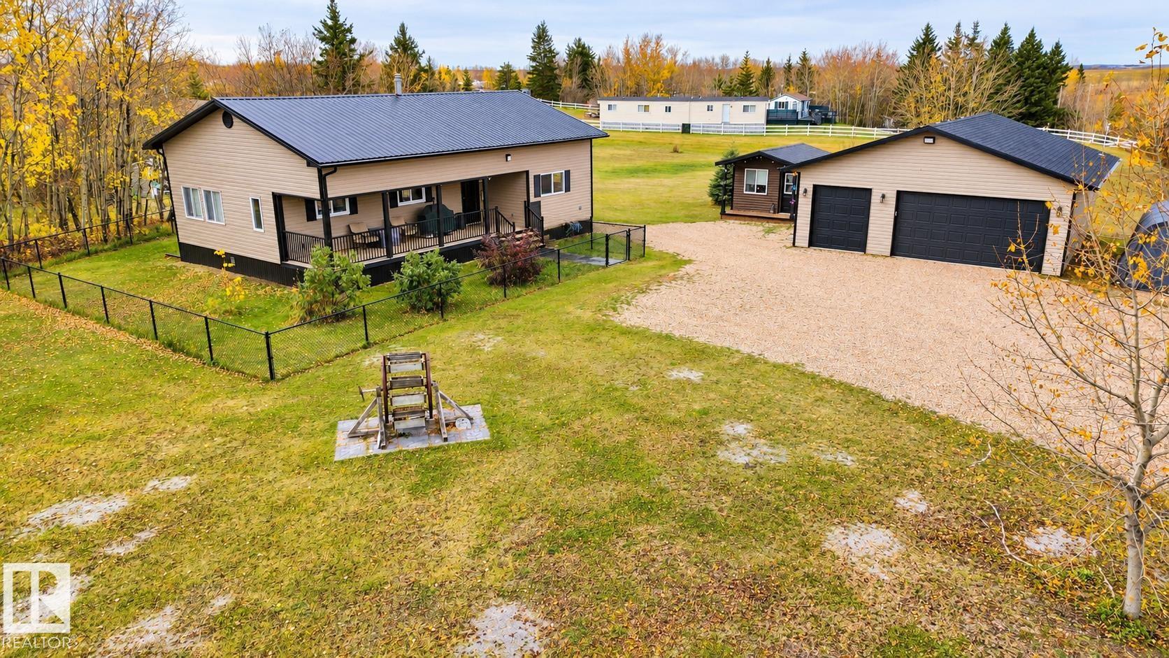 225 & 227 57201 Range Road 102, E4513489, Alberta,