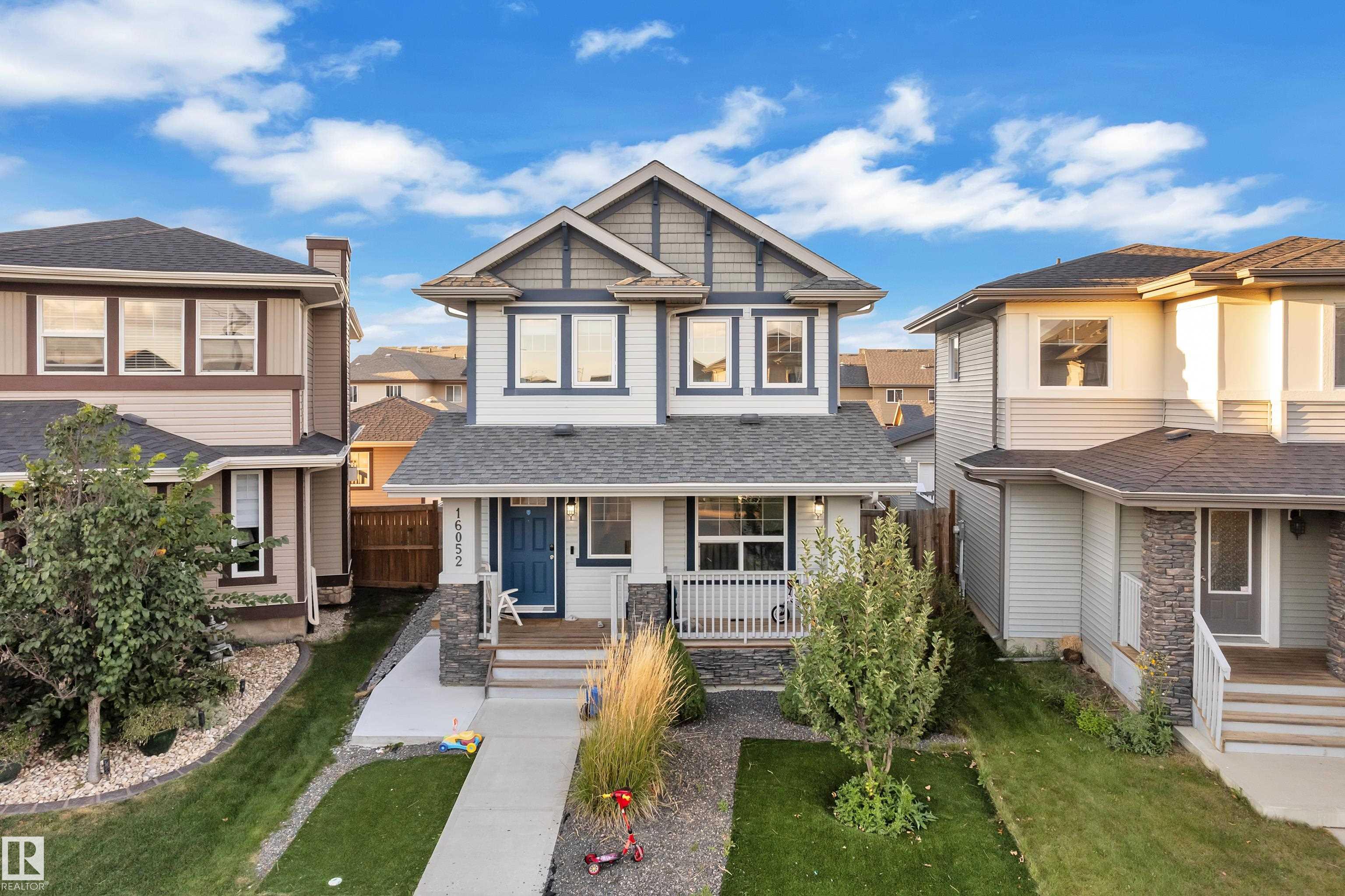 16052 11 Avenue SW, E4513556, Alberta,