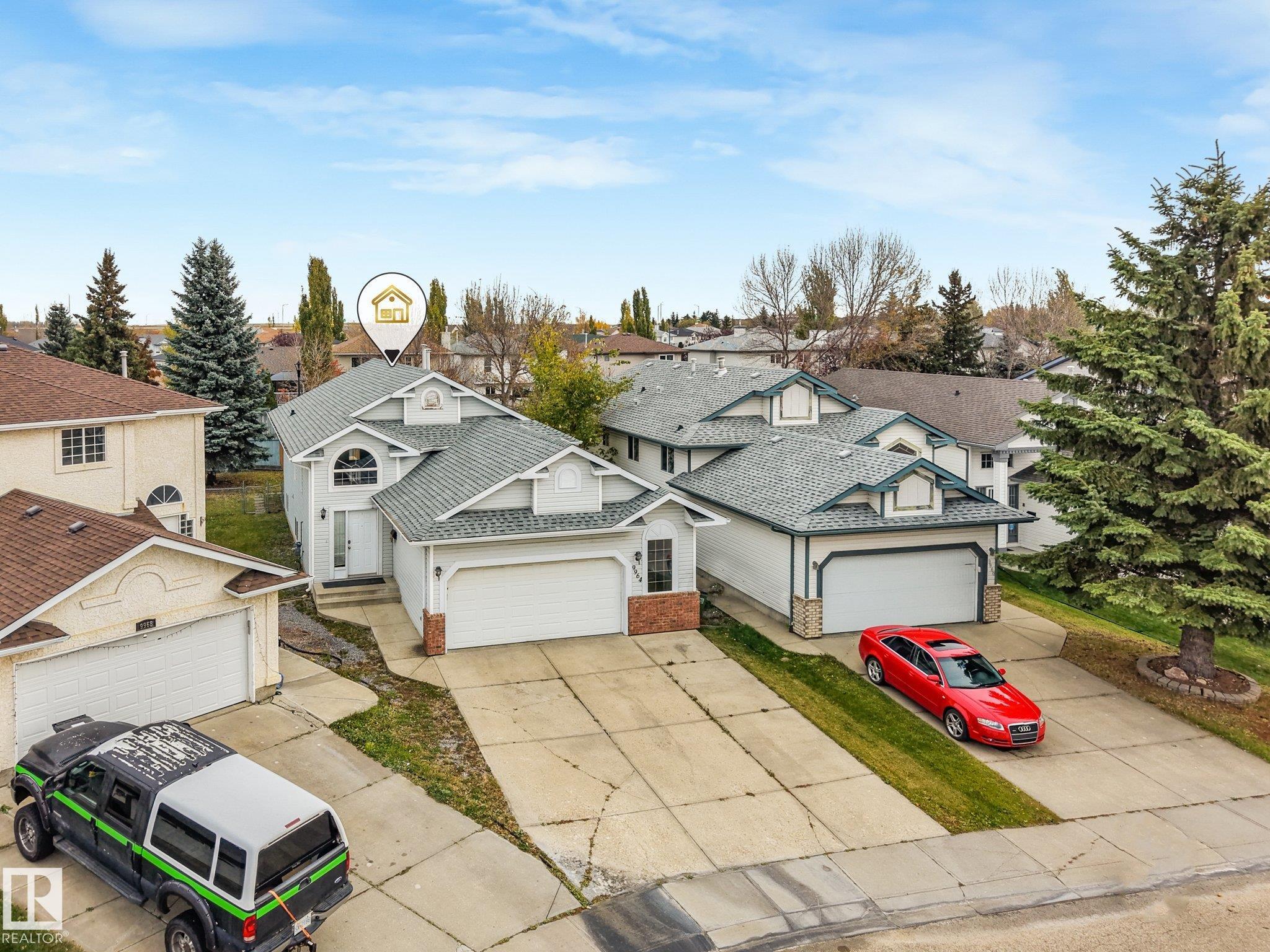 Second View of 9964 178 Avenue NW, Elsinore, Edmonton, Alberta, T5X 5X2