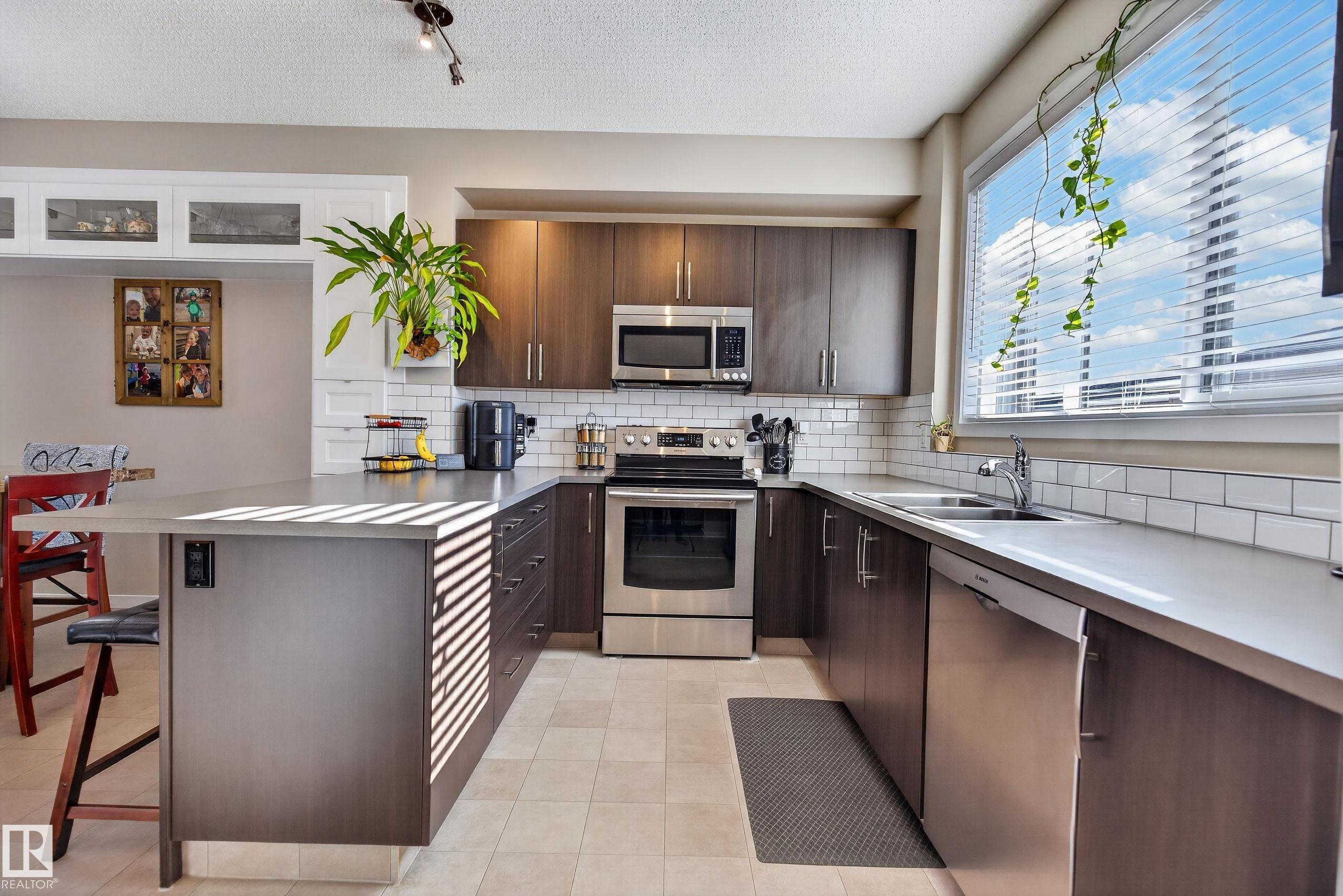 360 CHARLESWORTH Drive, E4513863, Alberta,