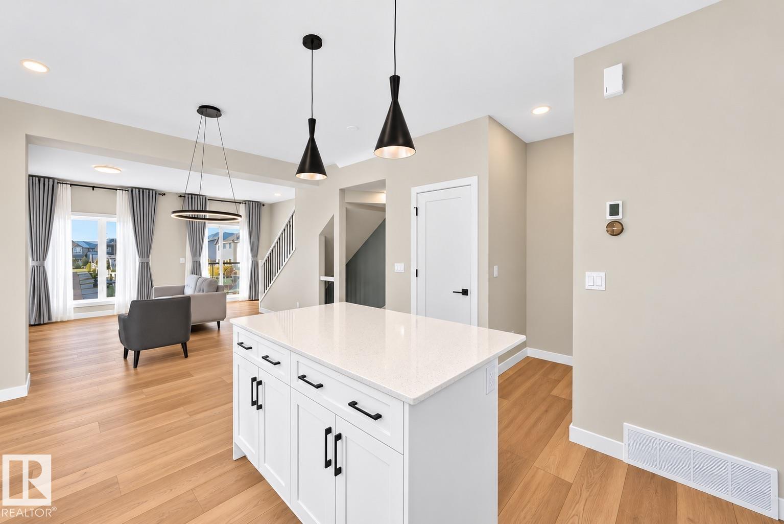 Fourth View of 1 11910 35 Avenue, Heritage Valley Town Centre Area, Edmonton, Alberta, T6W 4Z8