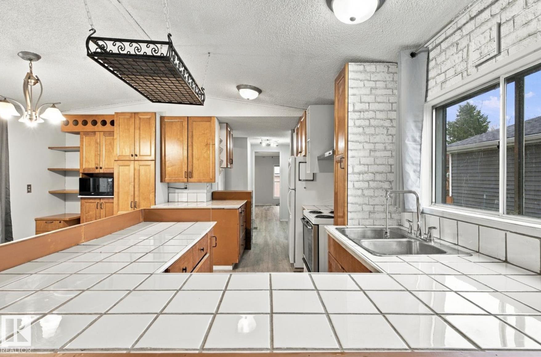 2664 Lakeview Dr, E4514609, Alberta,