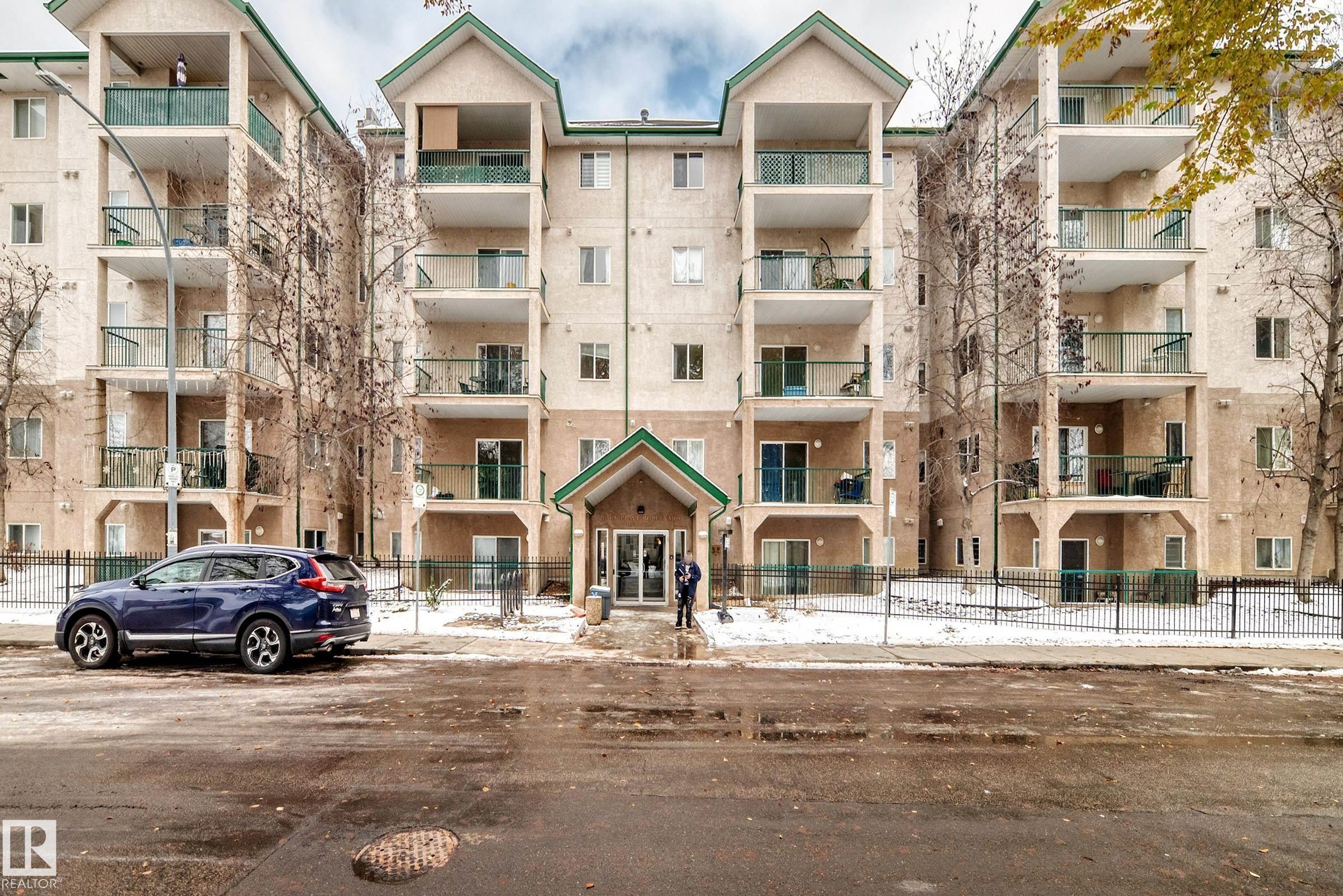 Third View of Parkdale (Edmonton), Edmonton, Alberta, T5B 4W5