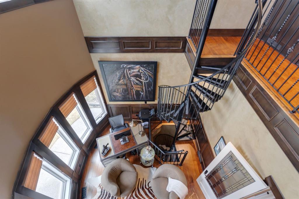 Fifth View of 915 24 Avenue NW, Mount Pleasant, Calgary, Alberta, T2M 1Y2