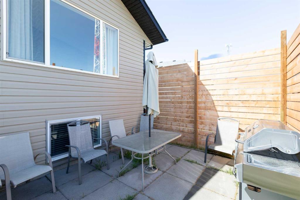 Fifth View of 5260 48 StreetClose , Madison Park, Innisfail, Alberta, T4G 0B9
