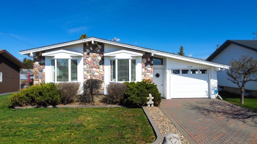 128 3 Avenue SE, A2218469, Alberta,