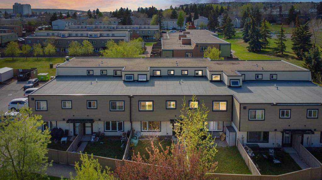 Third View of 137, 3809 45 Street SW, Glenbrook, Calgary, Alberta, T3E 3H4