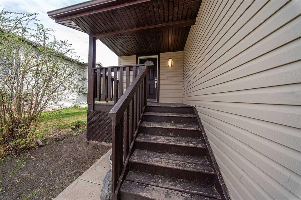 Fourth View of 14 Garneau Gate , NONE, Carstairs, Alberta, T0M0N0