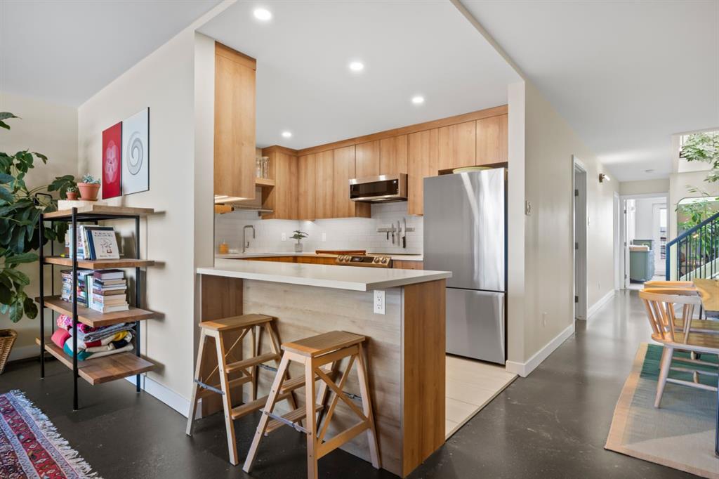 Third View of 418, 1505 8 Avenue NW, Hillhurst, Calgary, Alberta, T2N 4N7