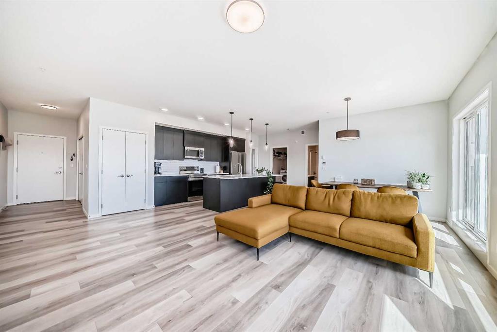 2305, 220 Seton Grove SE, A2220041, Alberta,