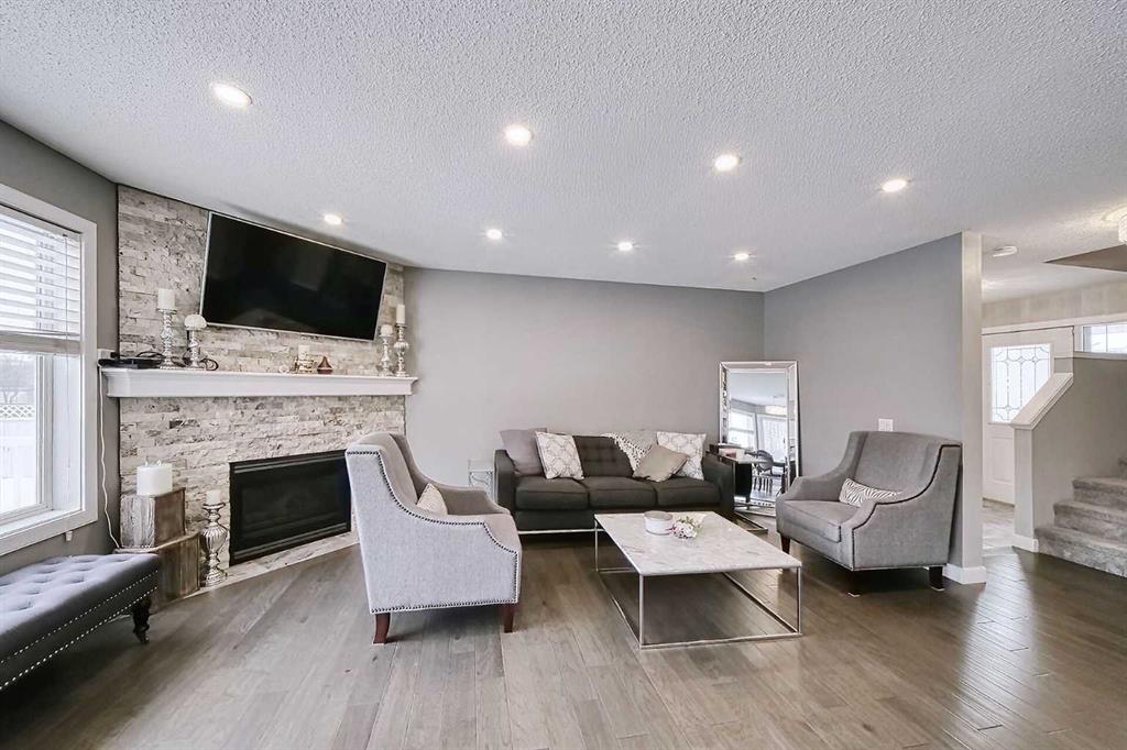 Fourth View of 282 Douglas Glen Court SE, Douglasdale/Glen, Calgary, Alberta, T2Z 2M8