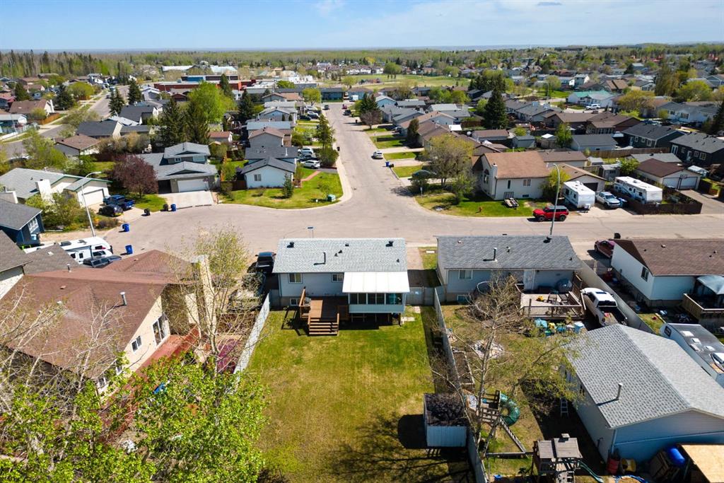 Fourth View of 173 Oaks Crescent , Thickwood, Fort McMurray, Alberta, T9K 1P9