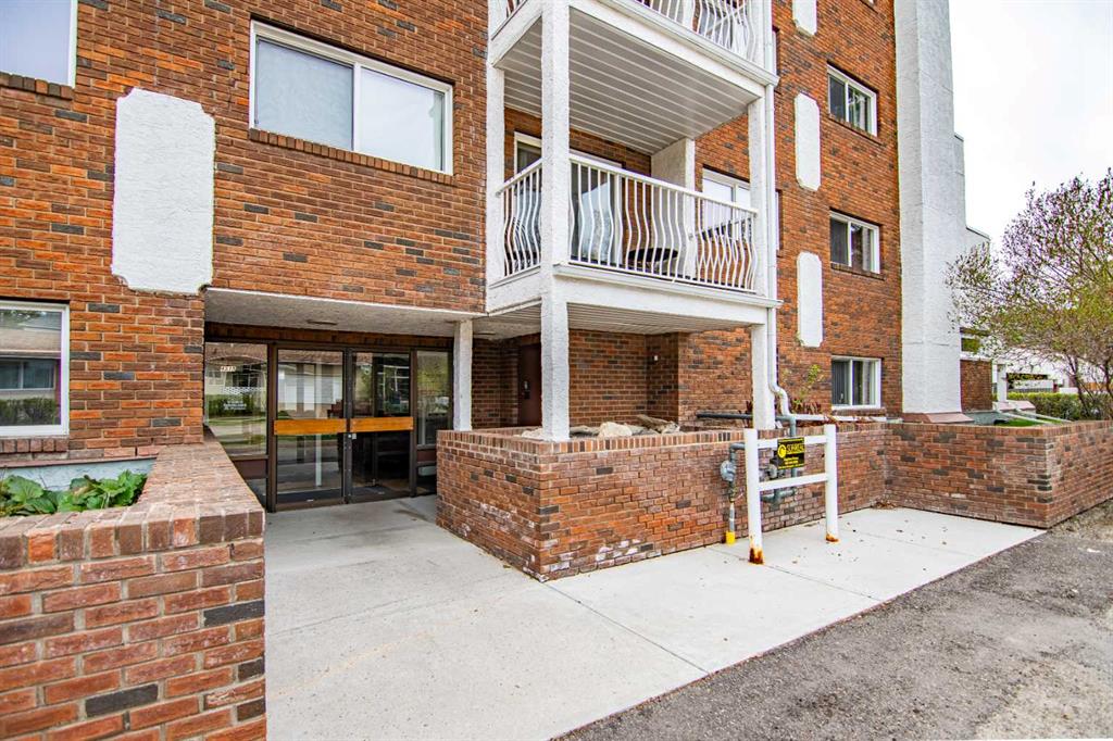 Fourth View of 101, 4515 53 Street , Woodlea, Red Deer, Alberta, T4N 2E4