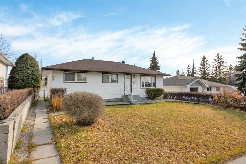 Fifth View of 10 Cheltenham Road NW, Collingwood, Calgary, Alberta, T2L 0M3