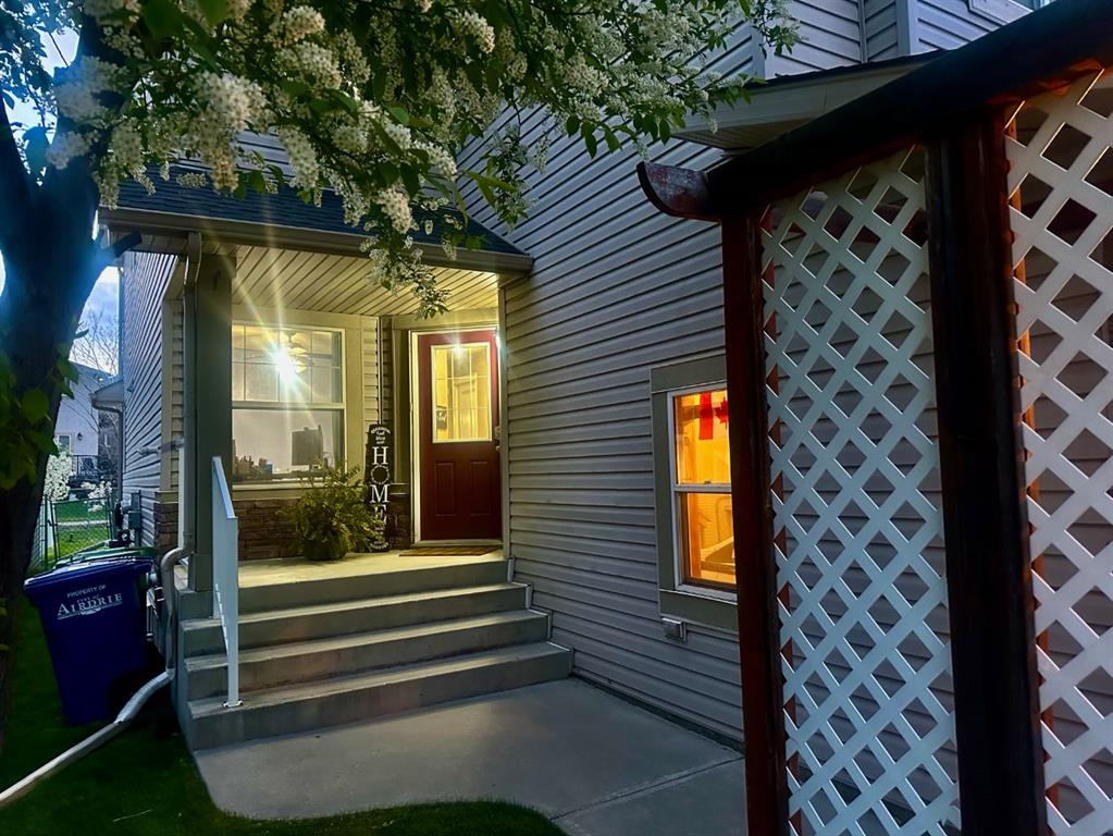 Fourth View of 111 Canals Circle SW, Canals, Airdrie, Alberta, T4B 3E8