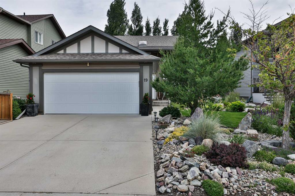 Second View of 19 Firelight Way W, Copperwood, Lethbridge, Alberta, T1J 4W1